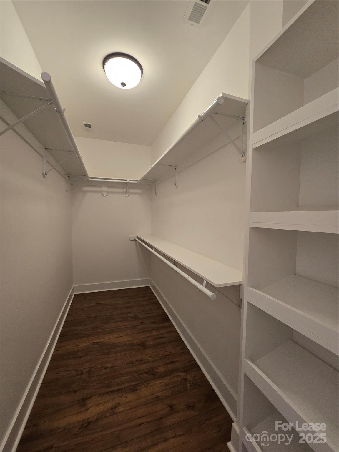 5 Heartleaf Circle Property Photo 18