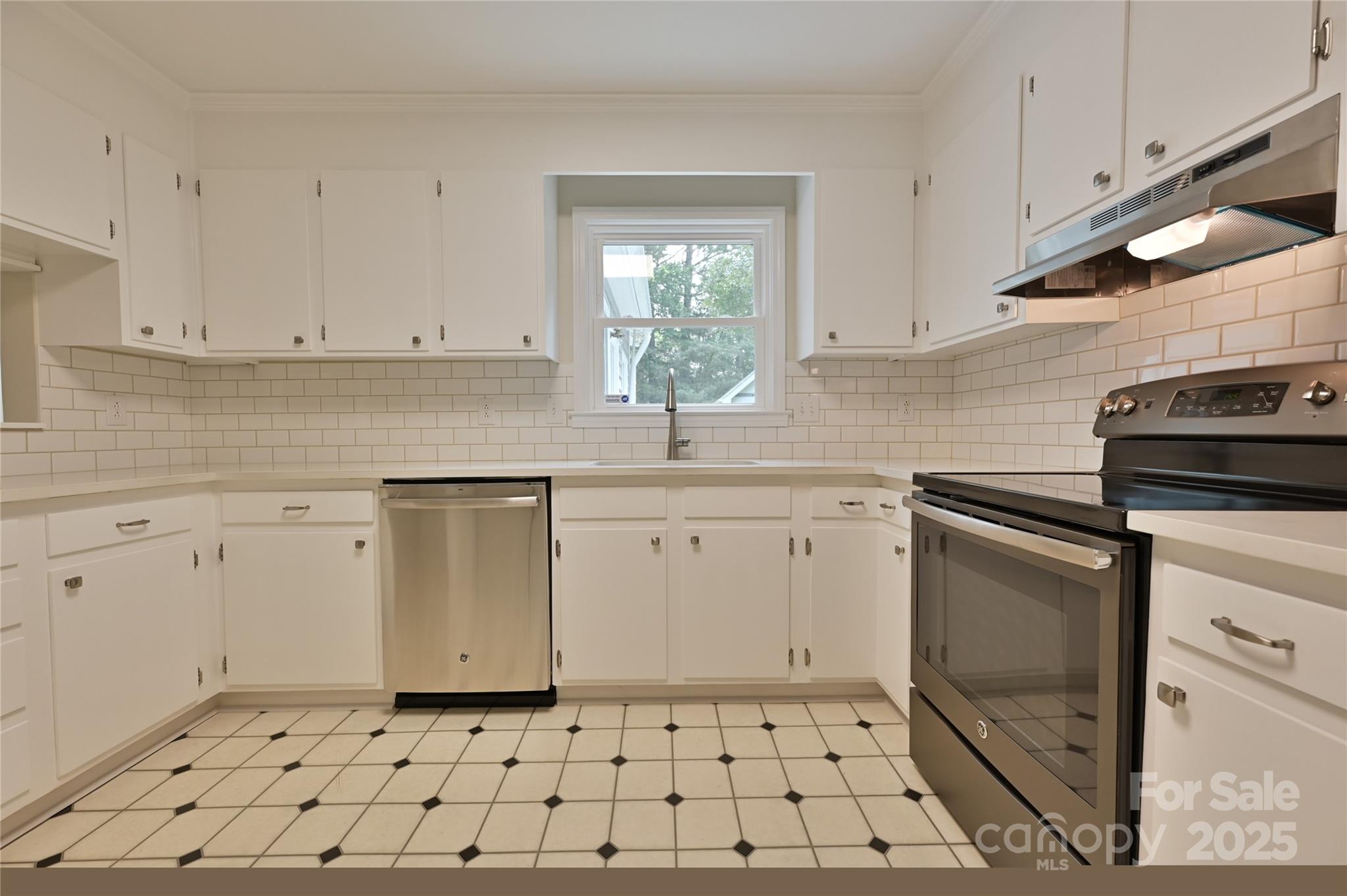 7001 Graburn Road Property Photo 18