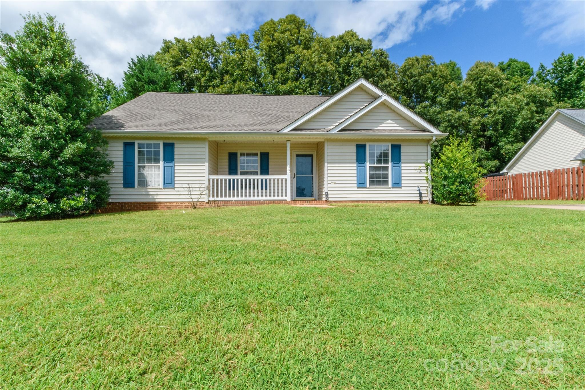 823 Prestwick Drive Property Photo 1