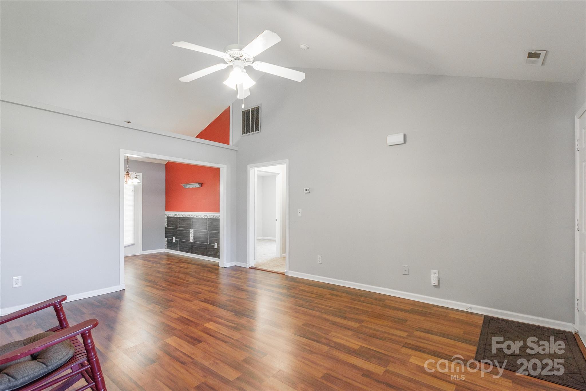 823 Prestwick Drive Property Photo 5