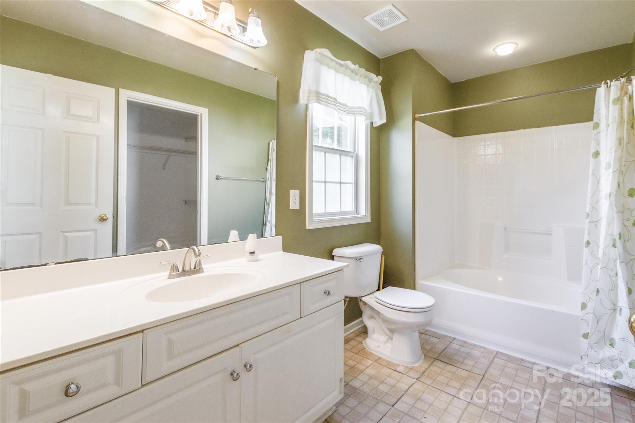 823 Prestwick Drive Property Photo 17