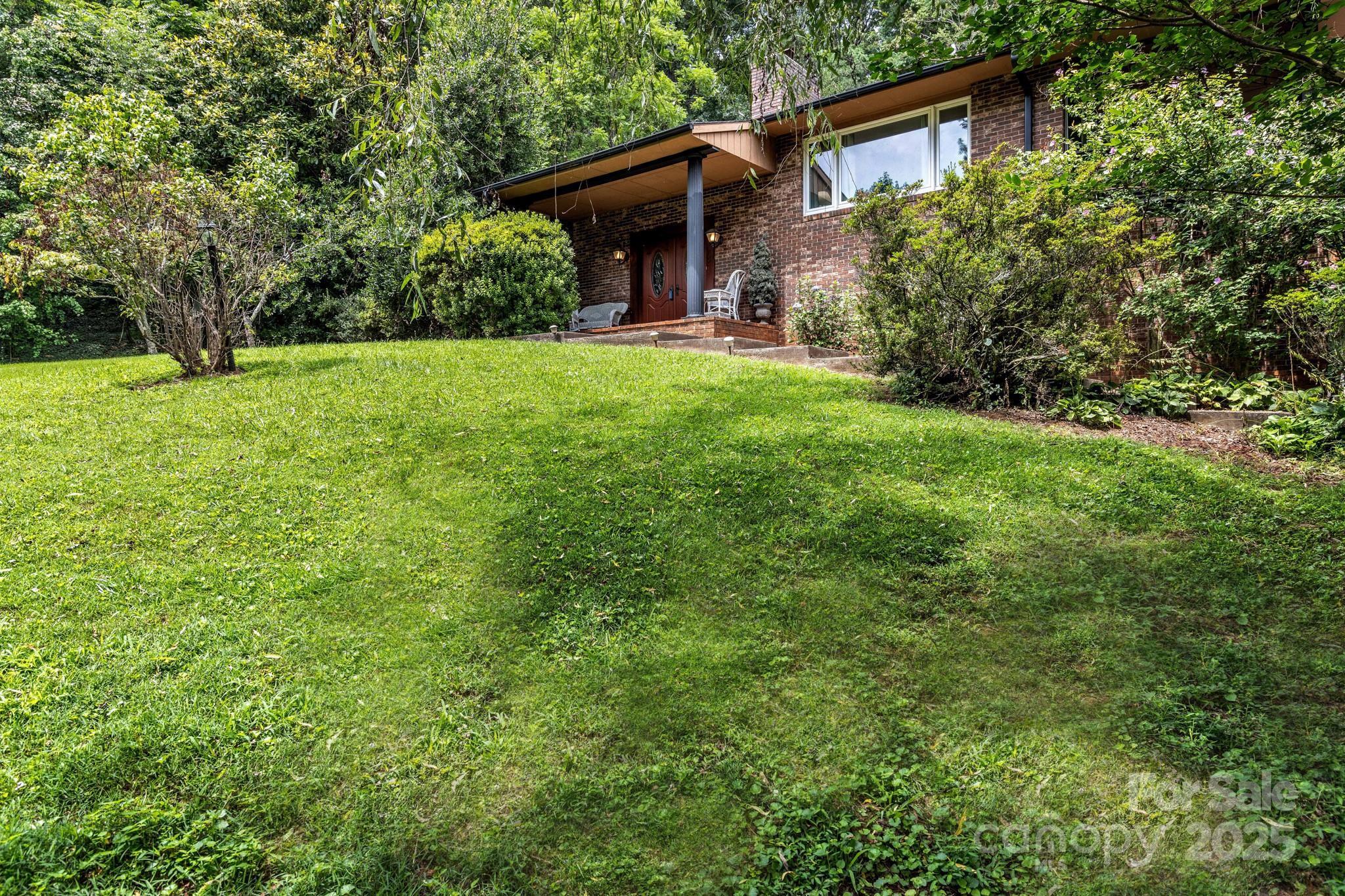 31 Mark Twain Road Property Photo 2