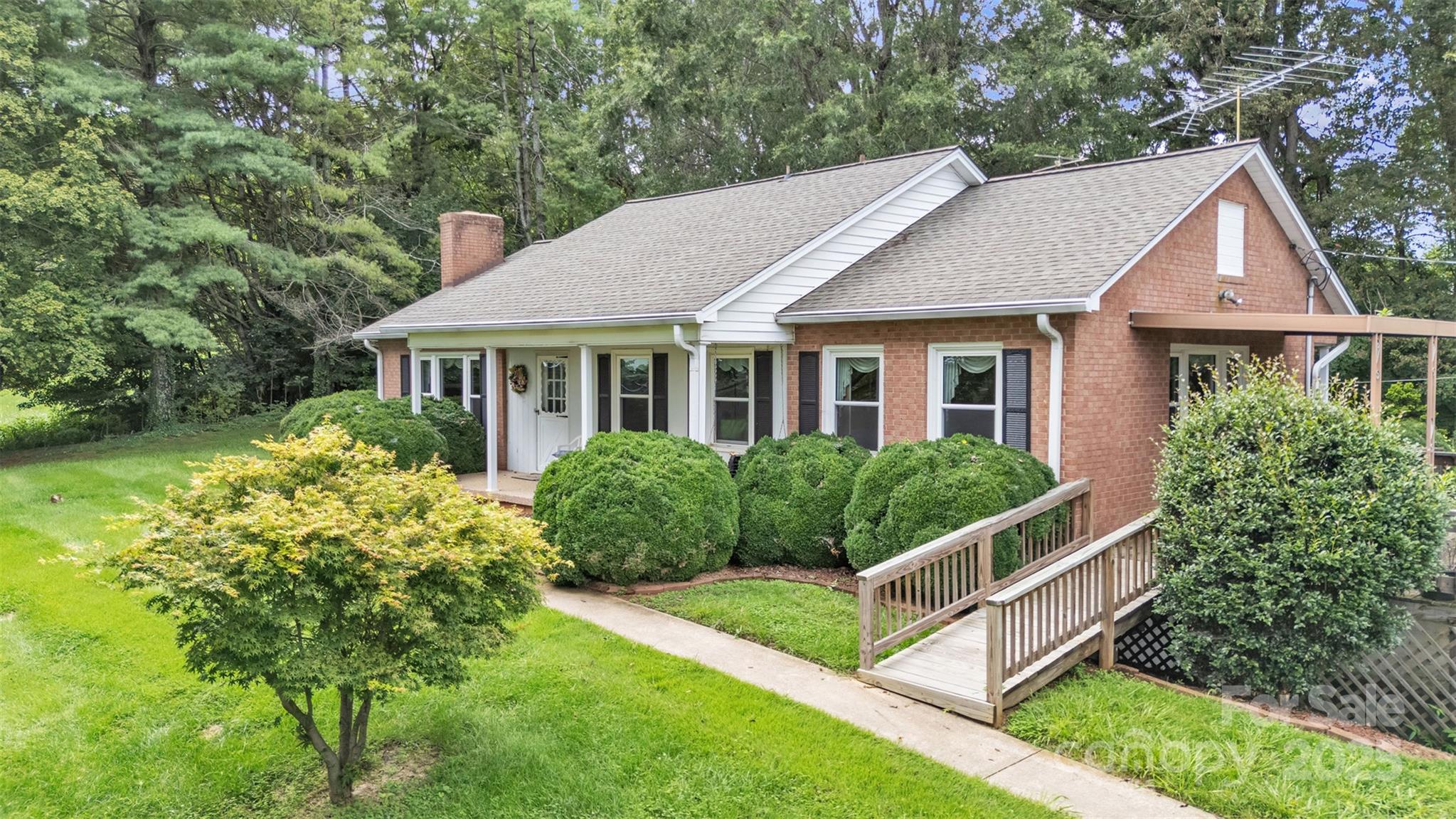 585 Rocky Springs Road Property Photo 1