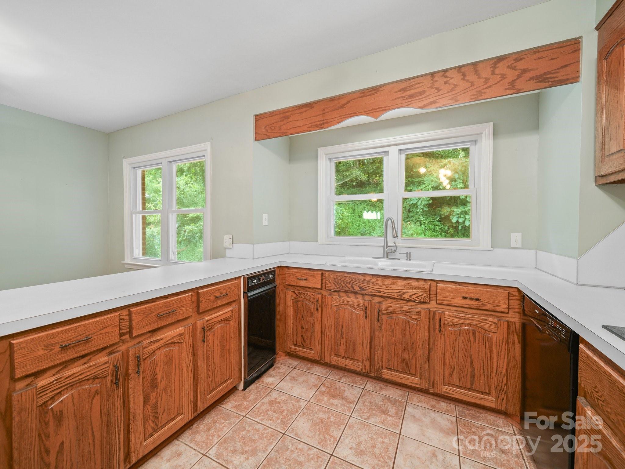 401 N Inman Avenue Property Photo 13