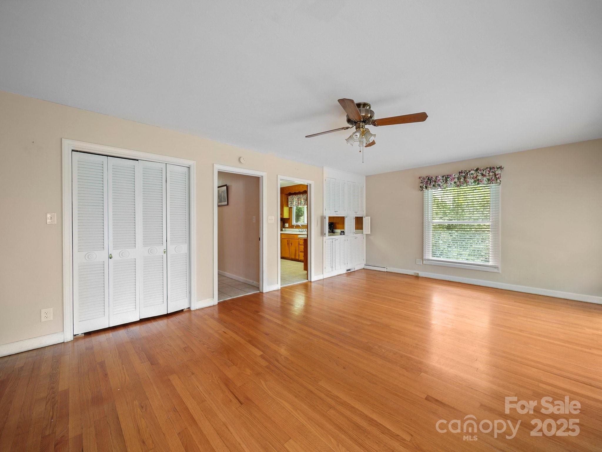 401 N Inman Avenue Property Photo 33