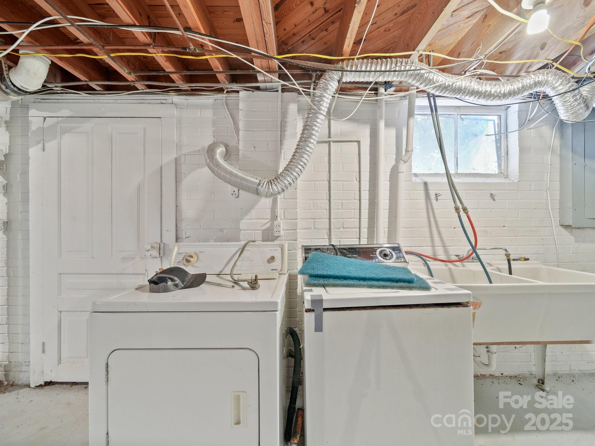 401 N Inman Avenue Property Photo 36