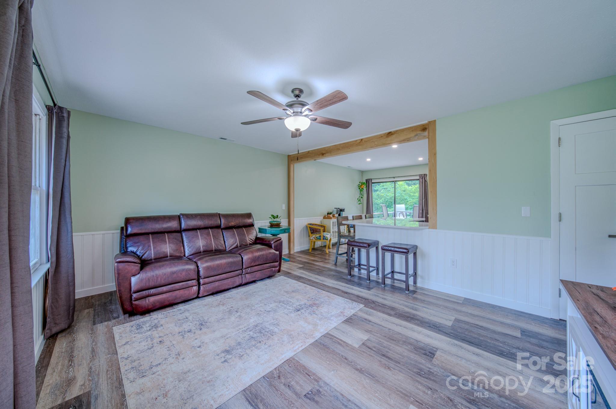 204 Oakdale Road Property Photo 5