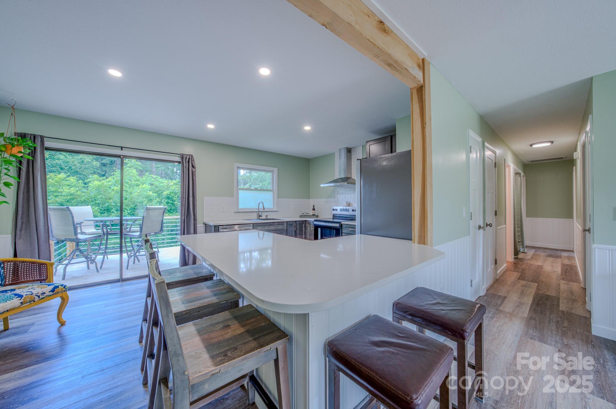 204 Oakdale Road Property Photo 8