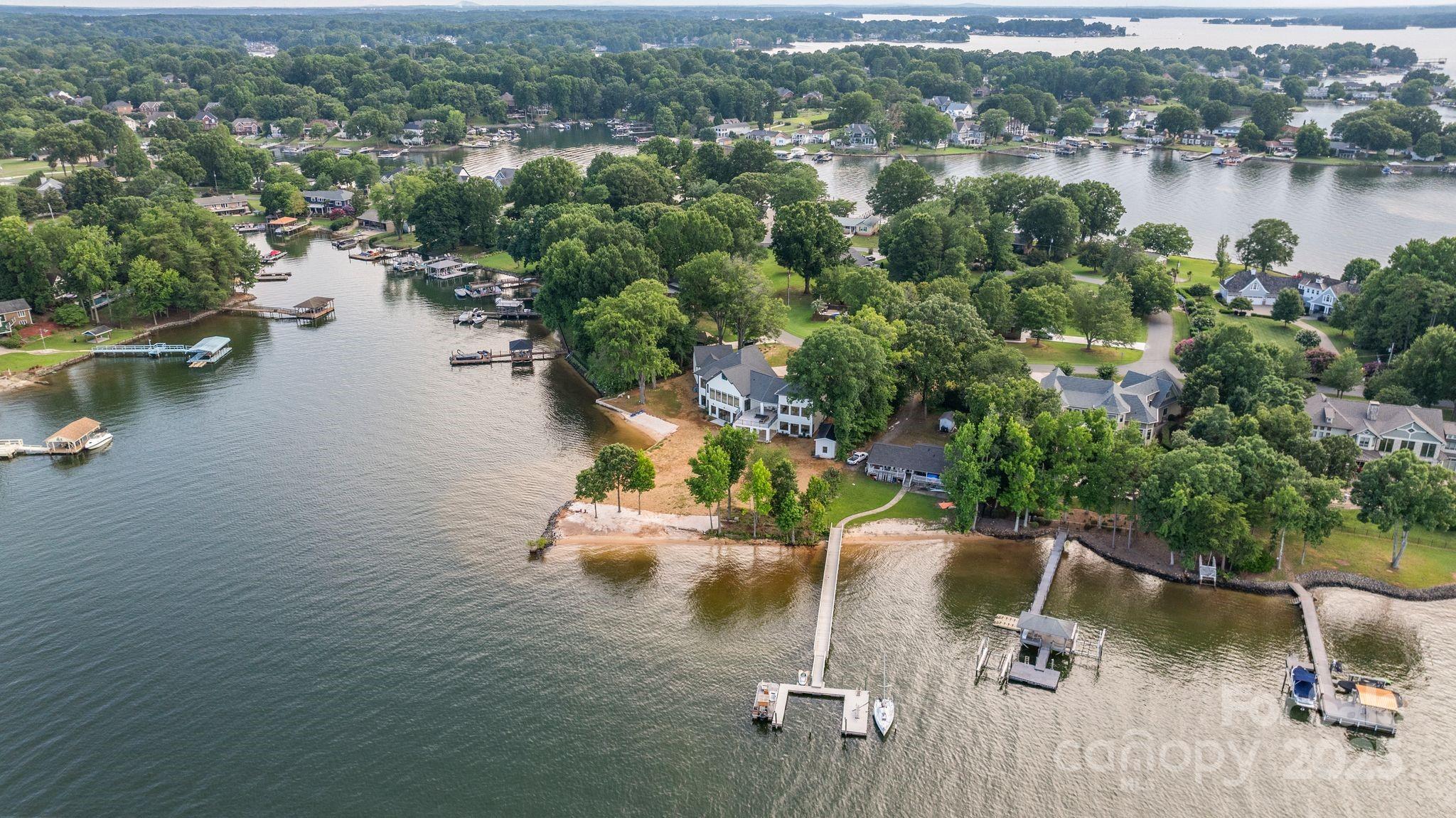 21528 Norman Shores Drive Property Photo 4