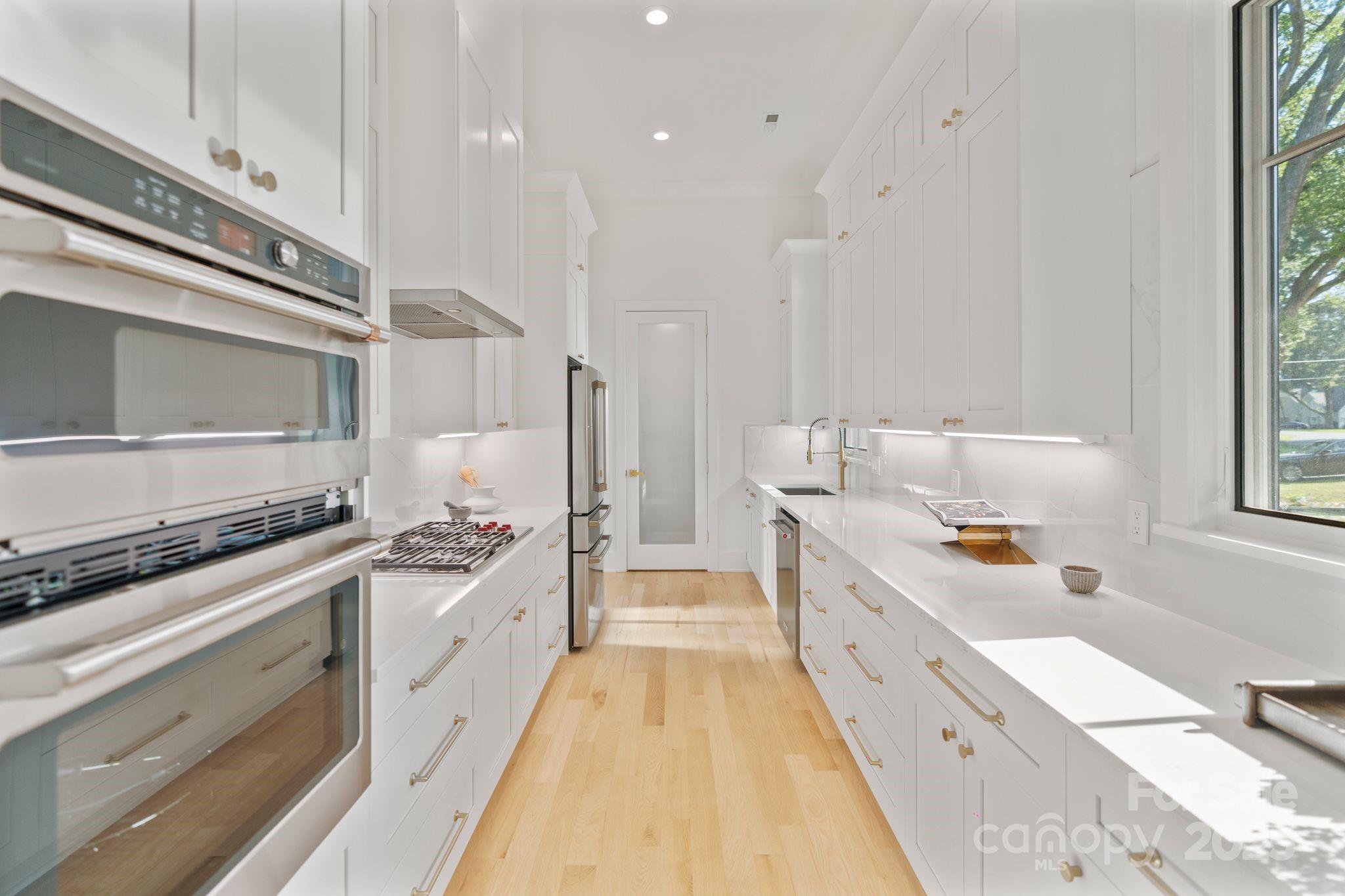21528 Norman Shores Drive Property Photo 14