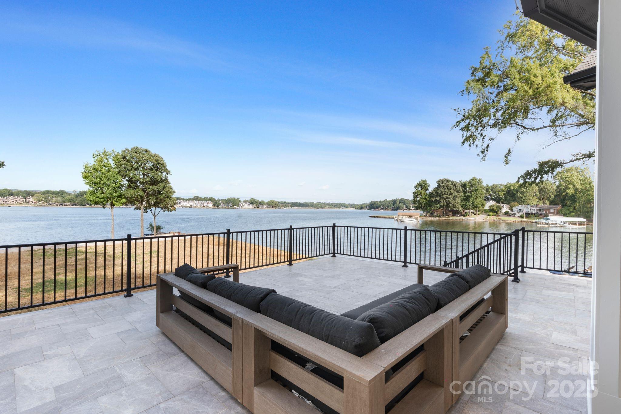 21528 Norman Shores Drive Property Photo 33