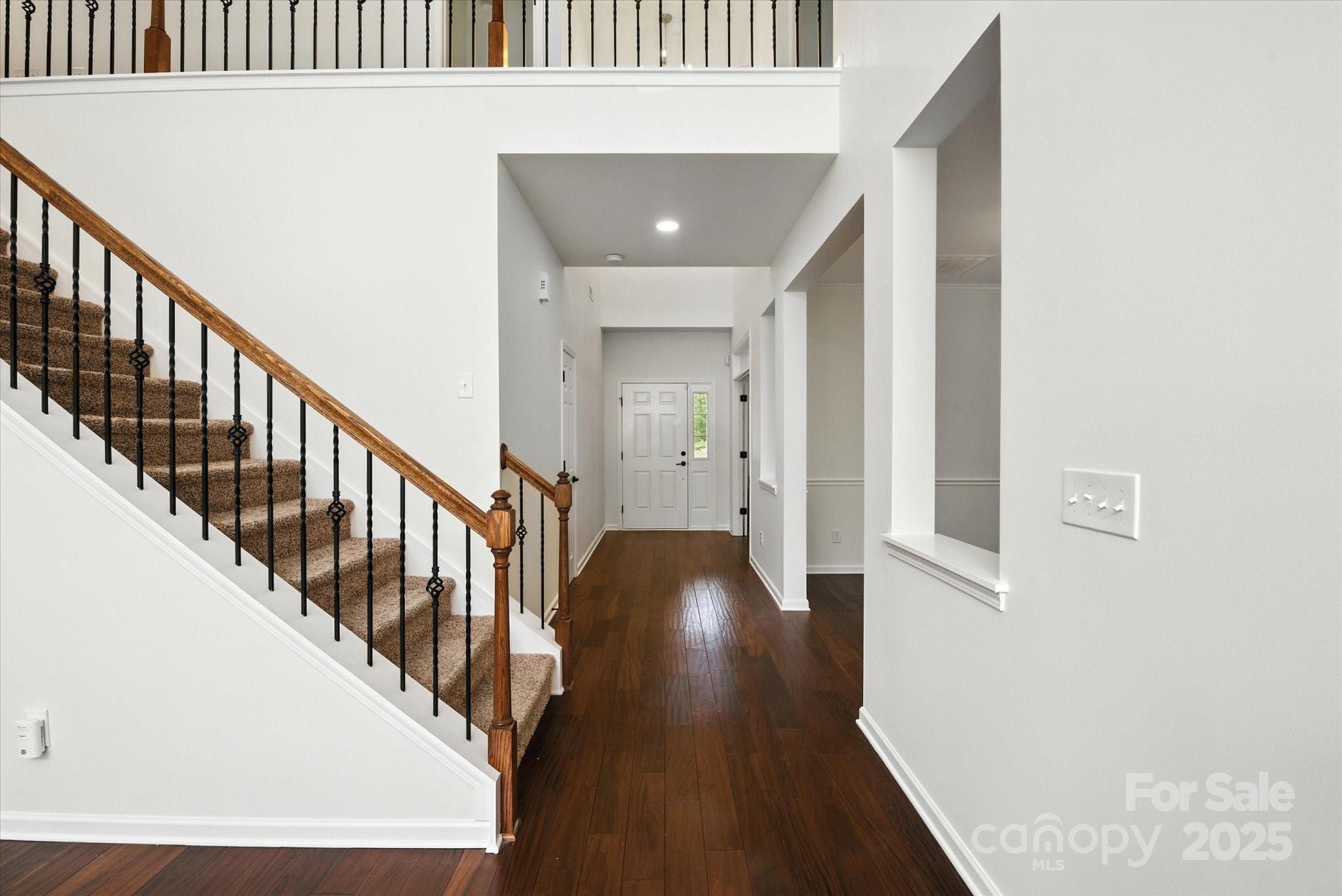 1012 Garden Rose Court Property Photo 5