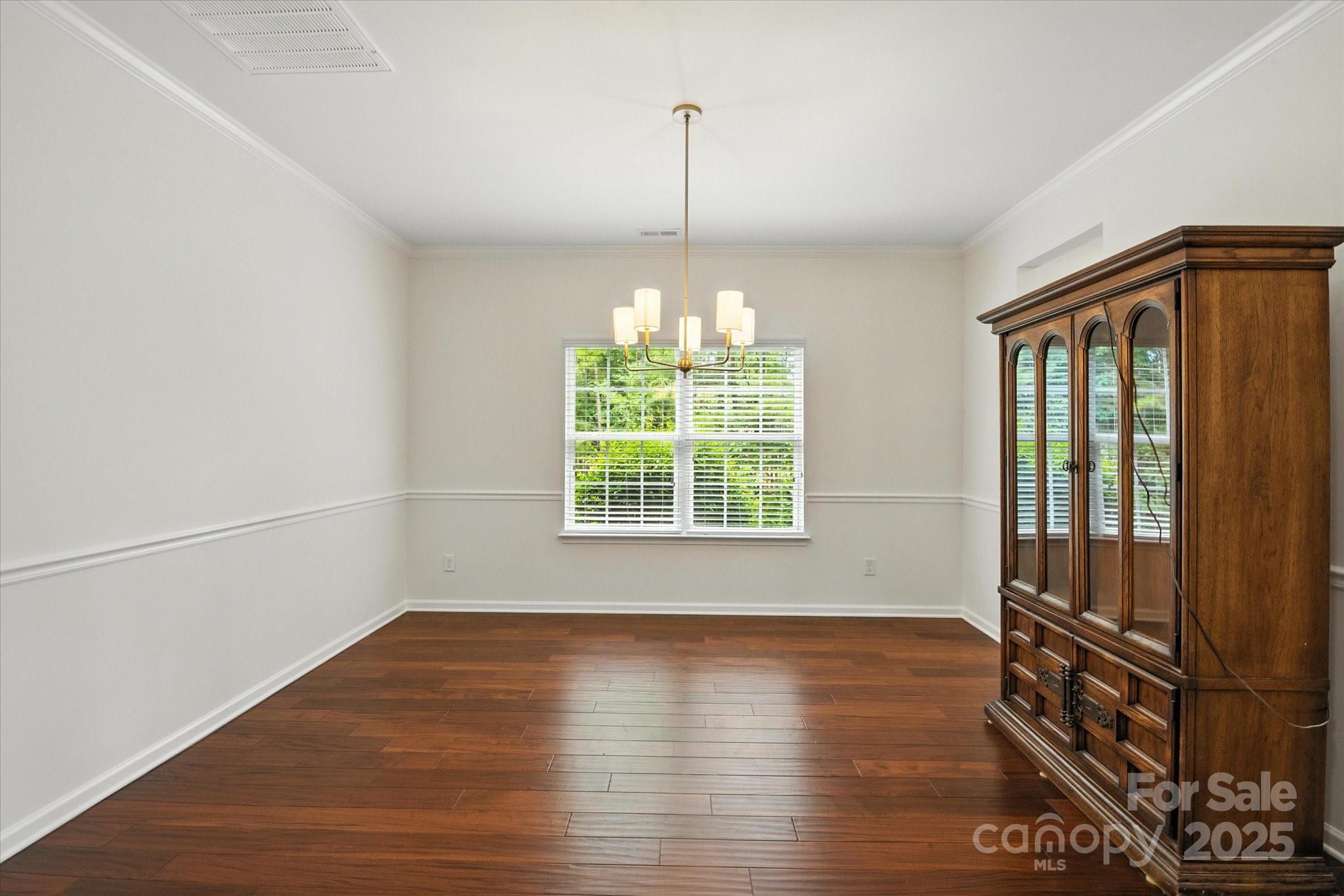 1012 Garden Rose Court Property Photo 6