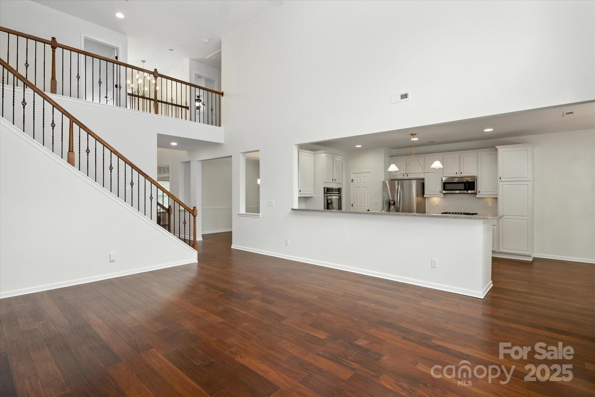 1012 Garden Rose Court Property Photo 8