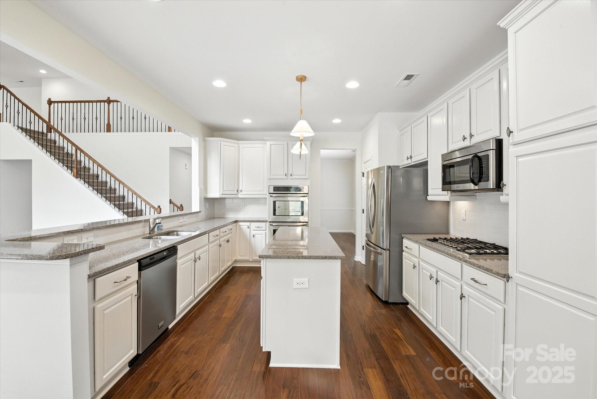 1012 Garden Rose Court Property Photo 14