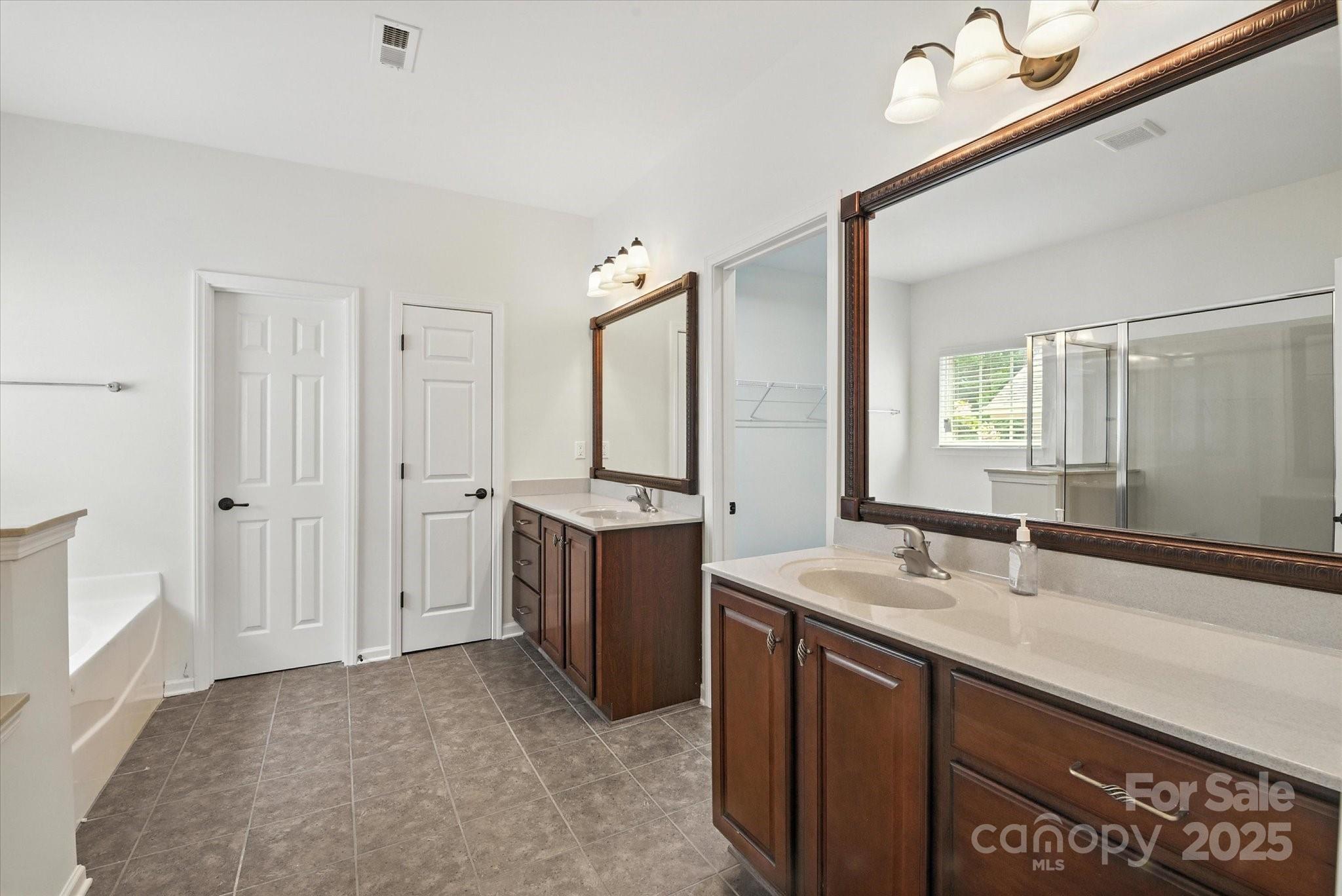 1012 Garden Rose Court Property Photo 18