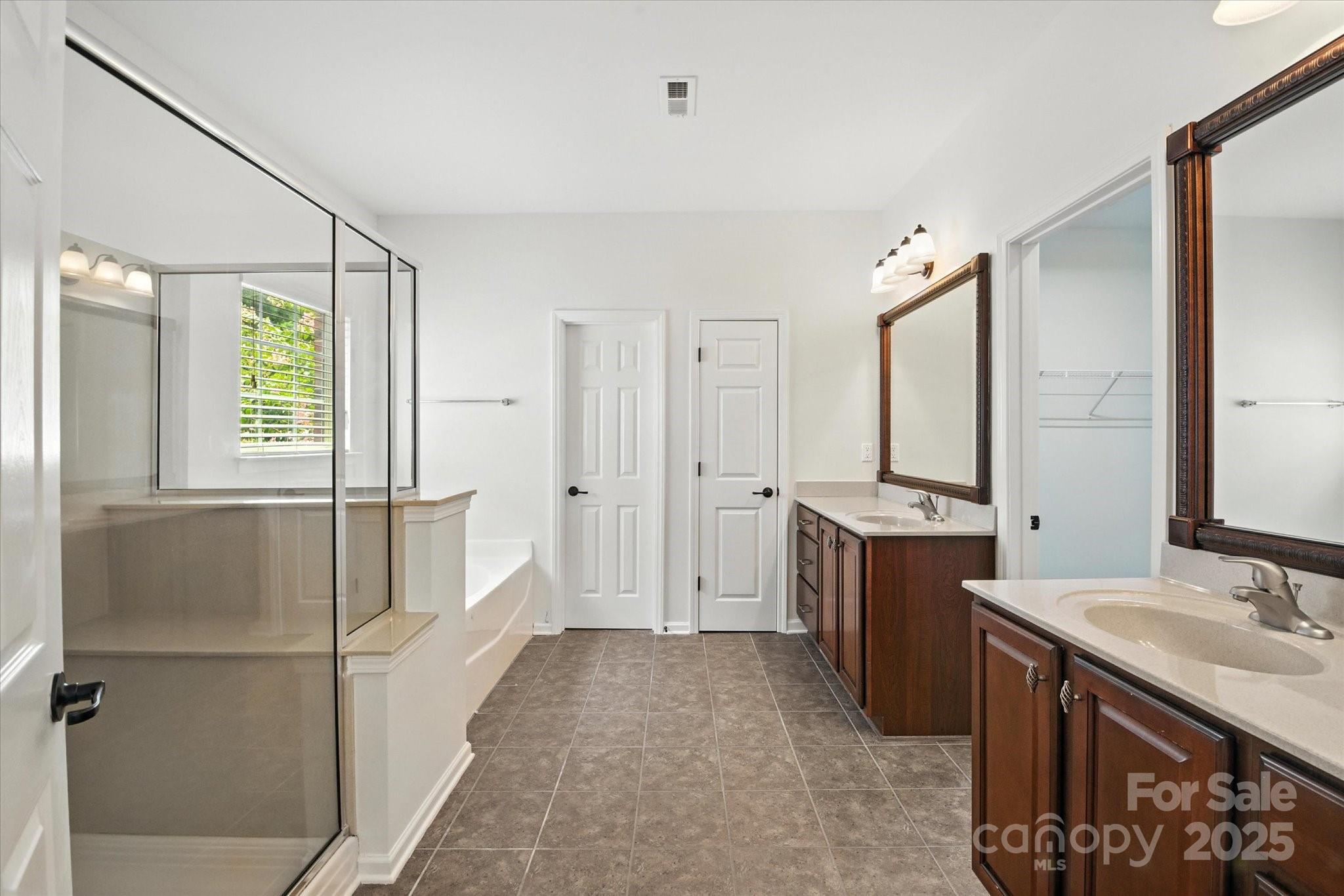 1012 Garden Rose Court Property Photo 19