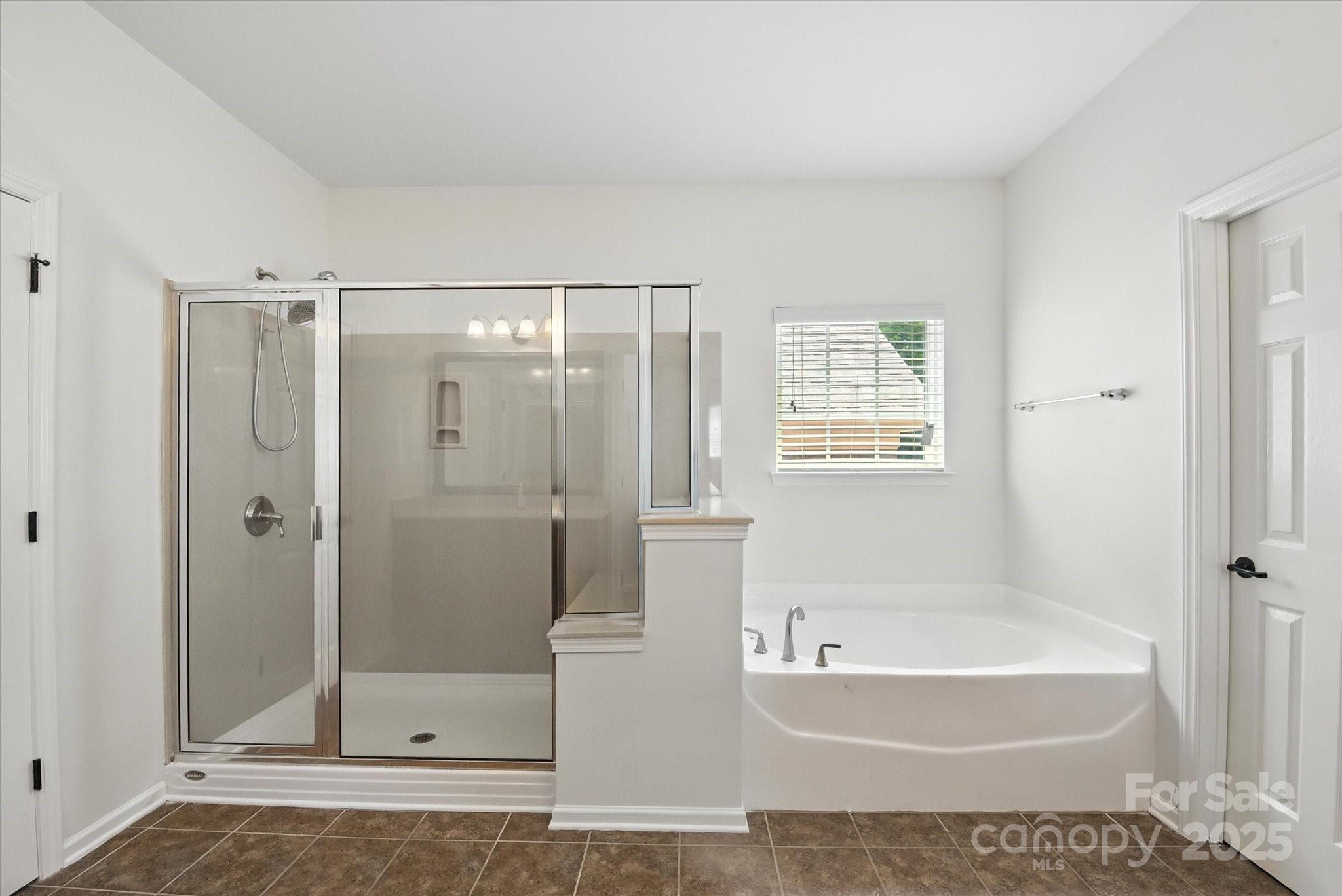 1012 Garden Rose Court Property Photo 20