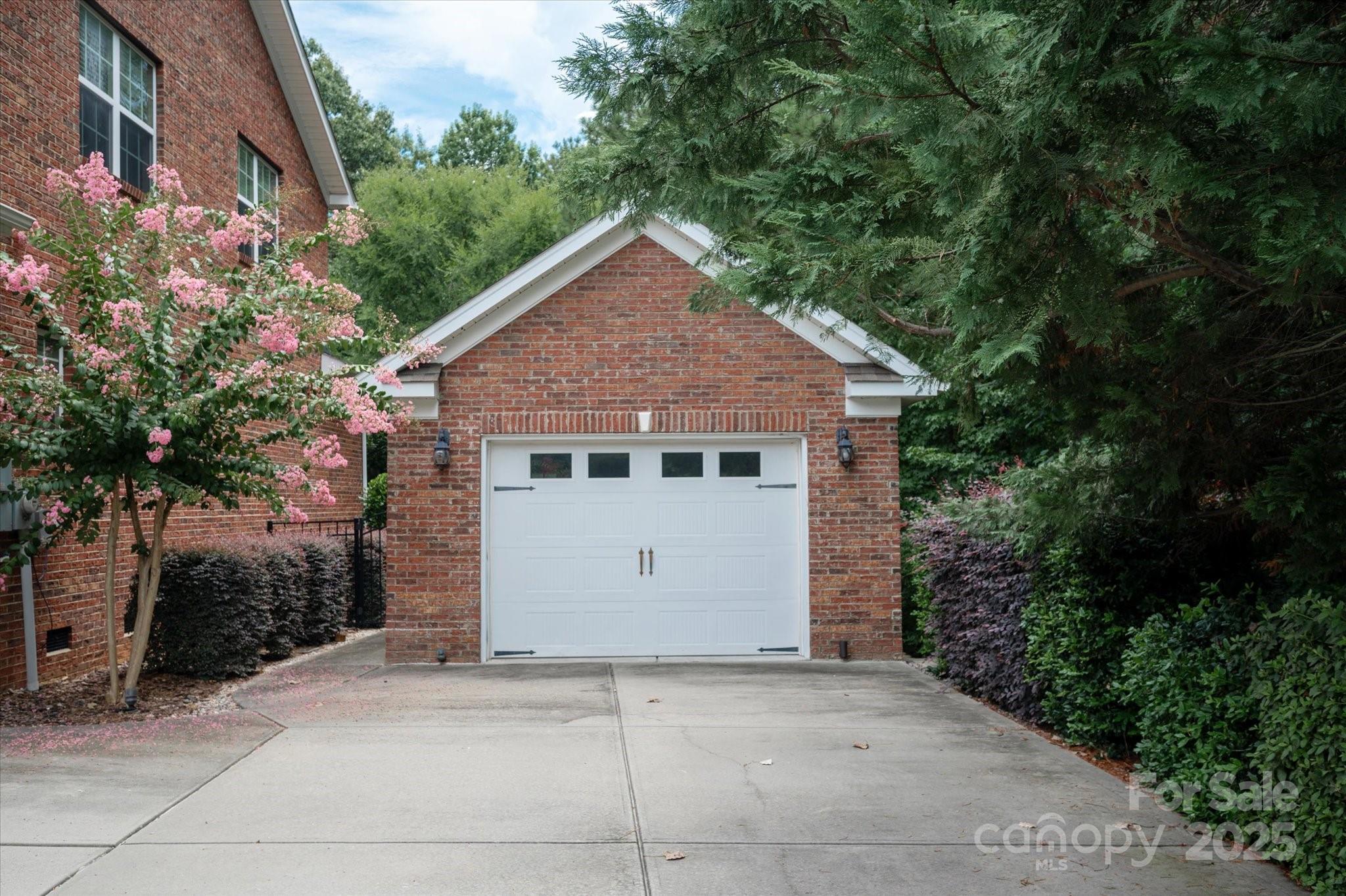 1012 Garden Rose Court Property Photo 33