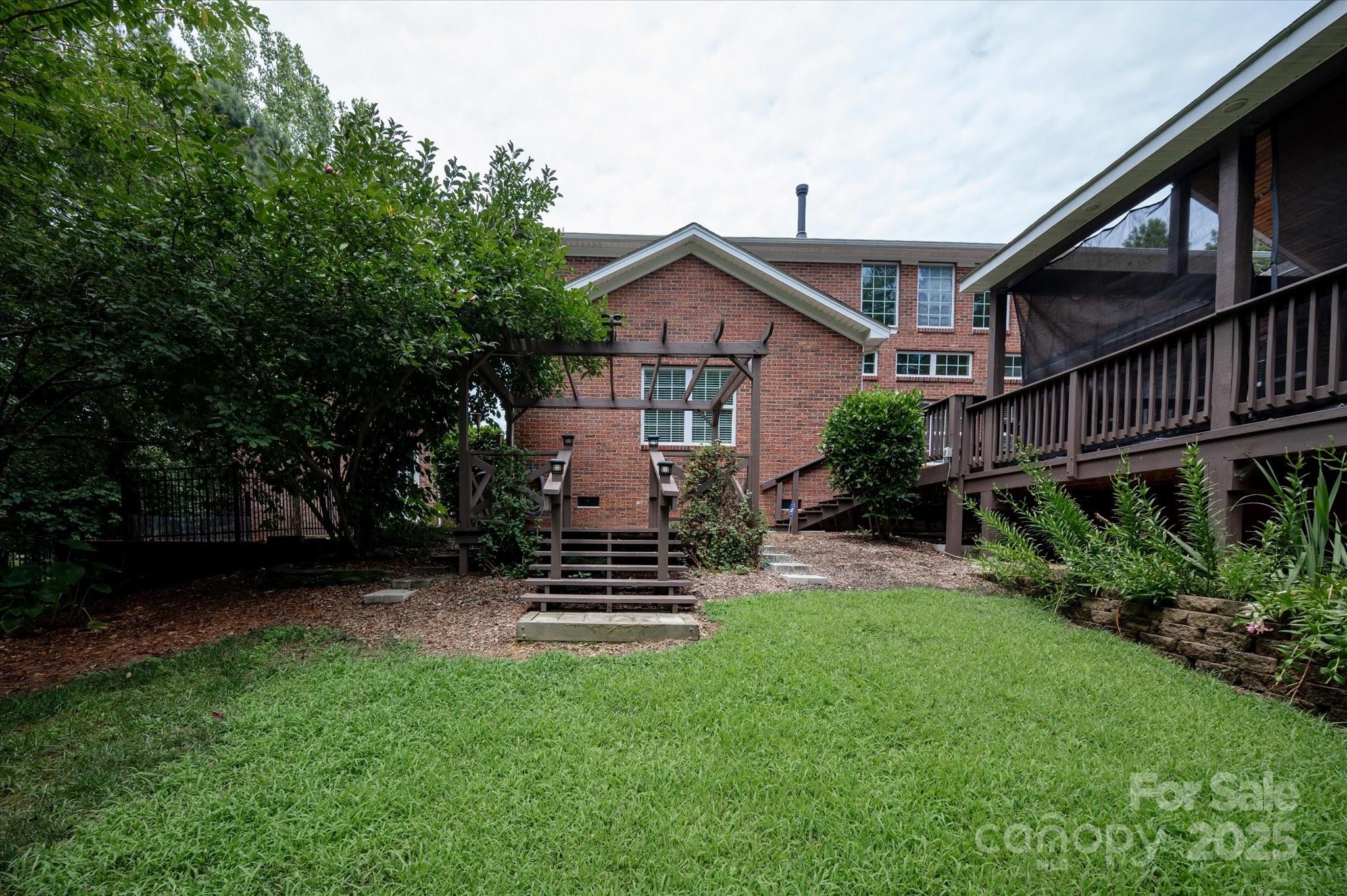 1012 Garden Rose Court Property Photo 37