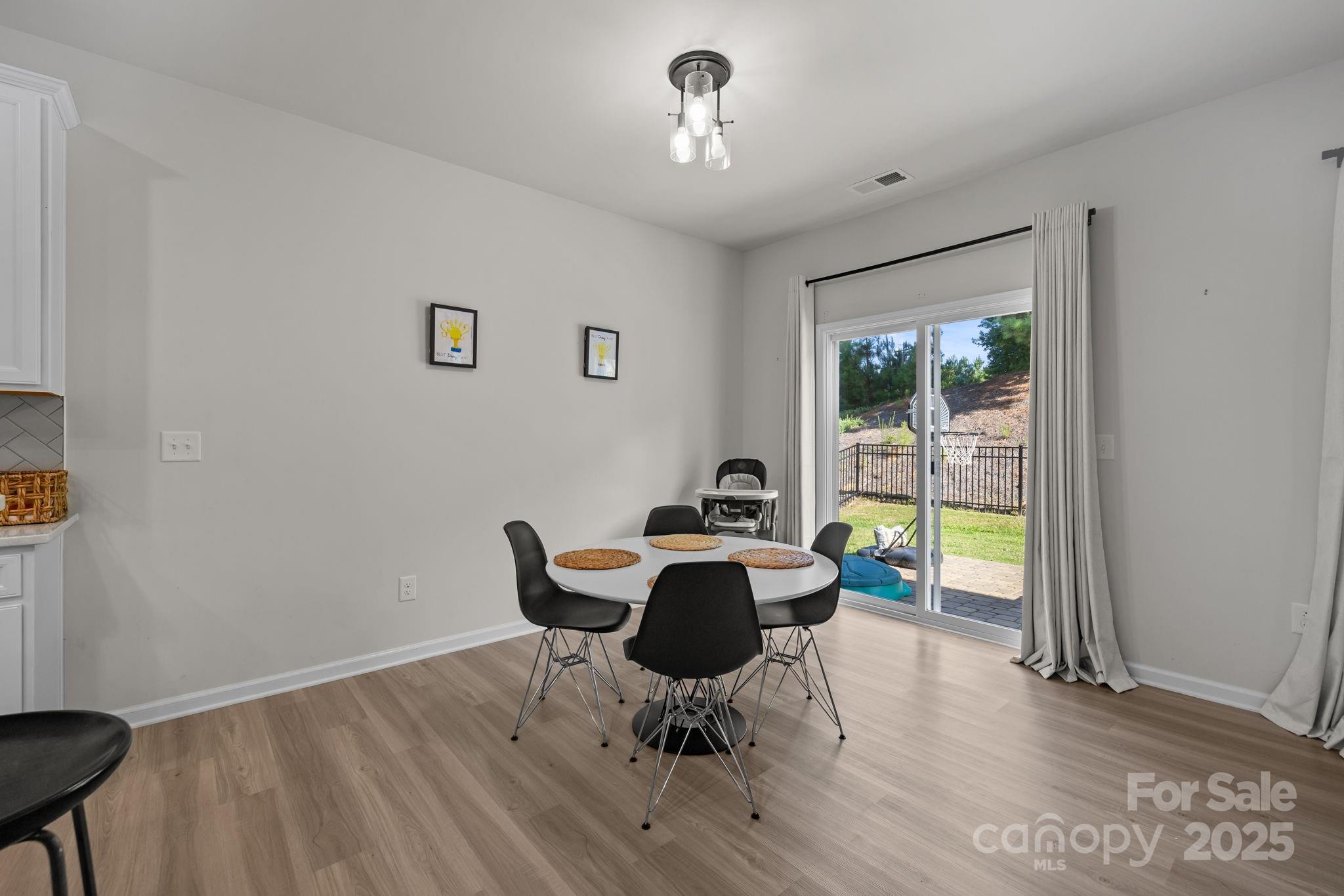 15636 Oleander Drive Property Photo 8