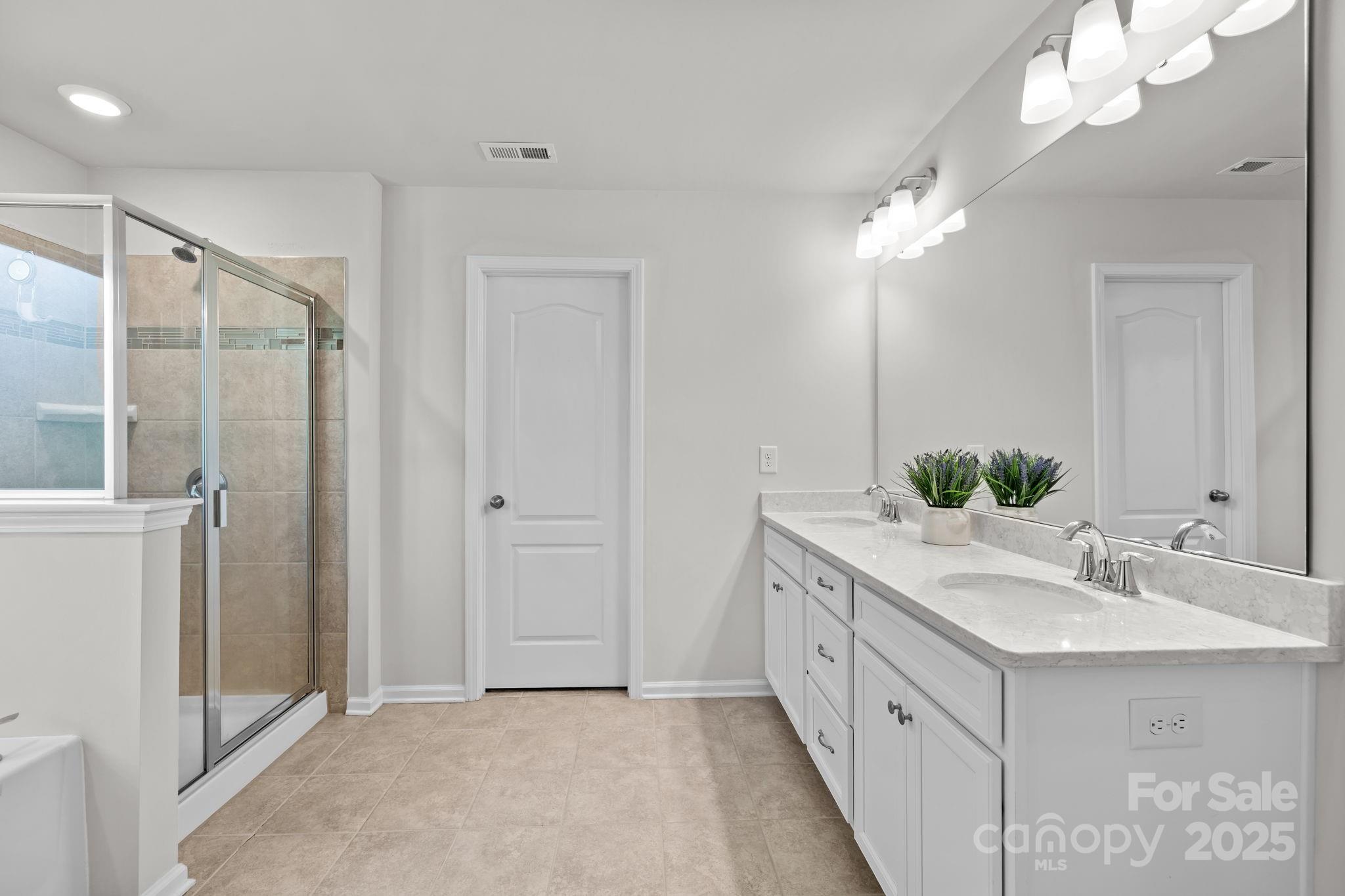 15636 Oleander Drive Property Photo 22
