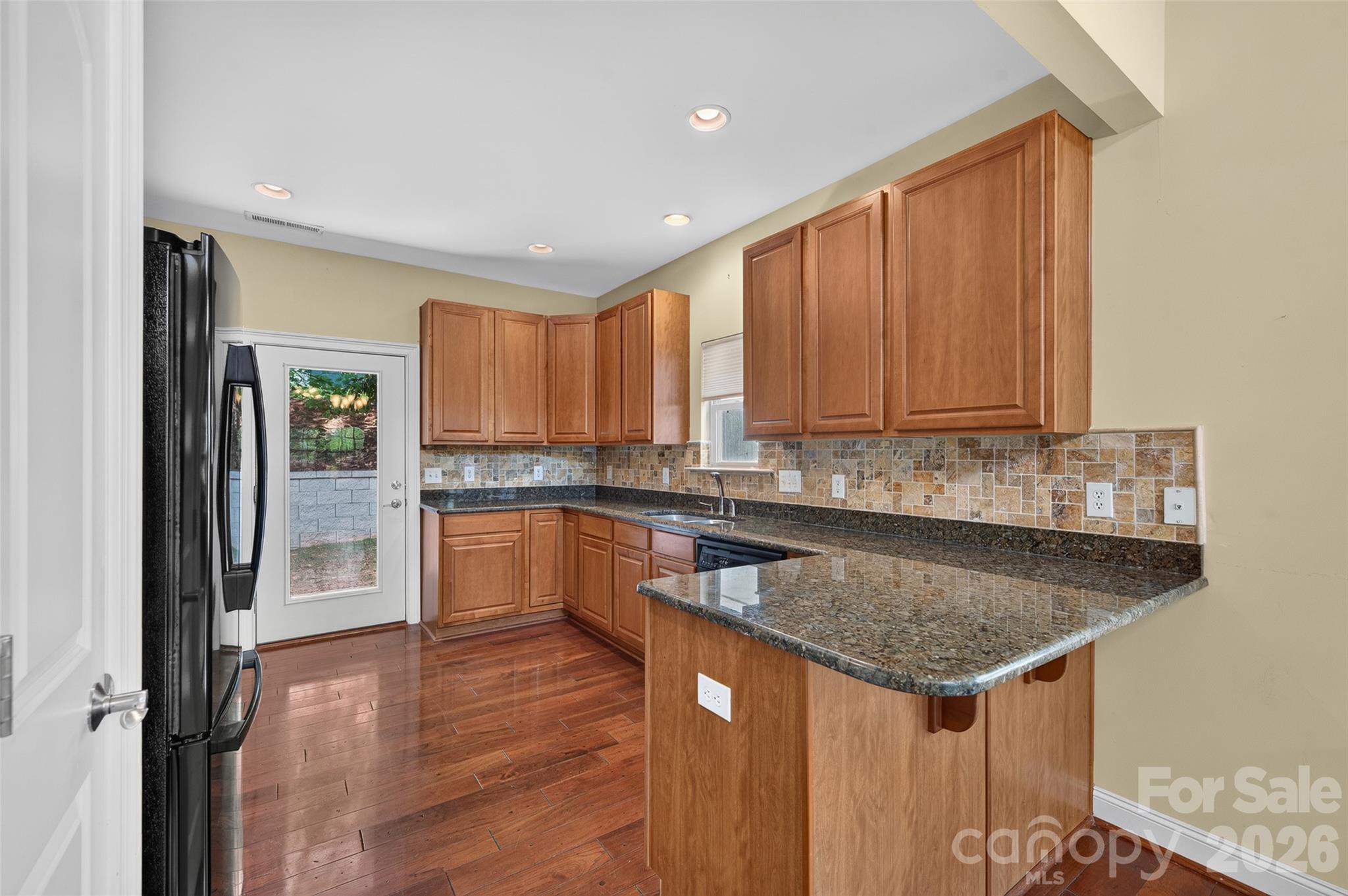 102 Coral Lane Property Photo 8