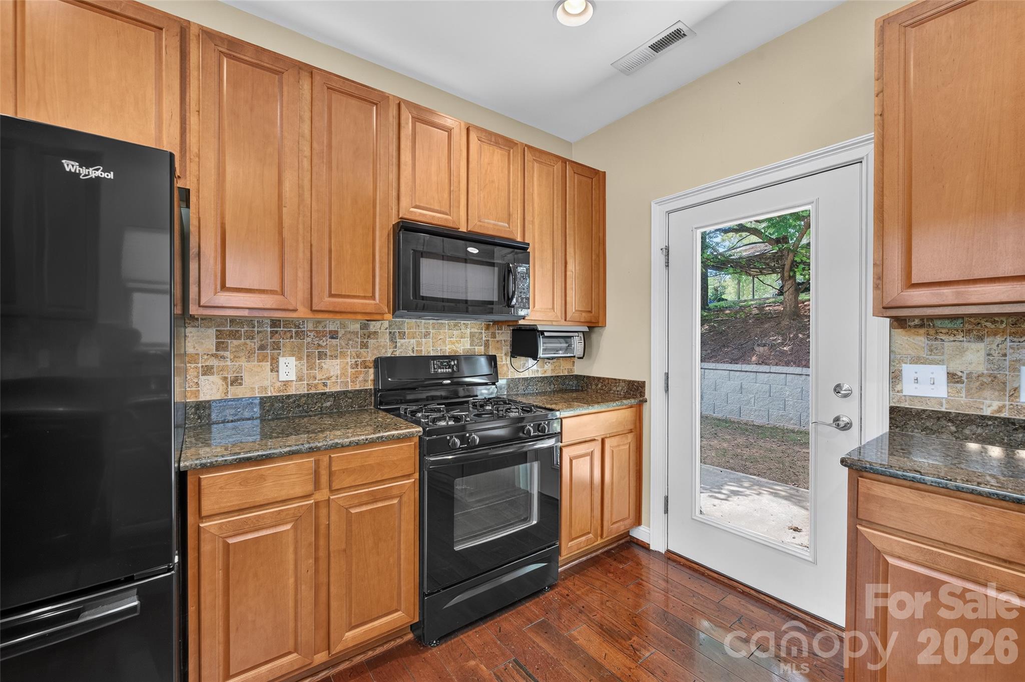 102 Coral Lane Property Photo 9