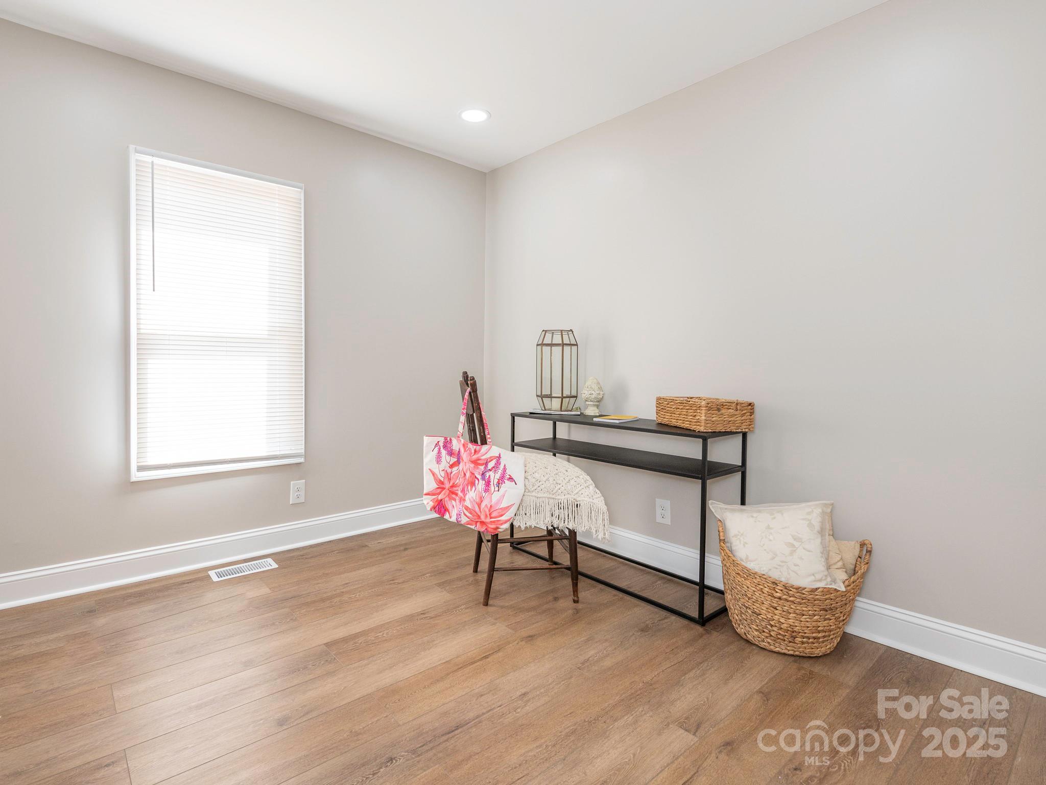 606 W Pine Street Property Photo 23