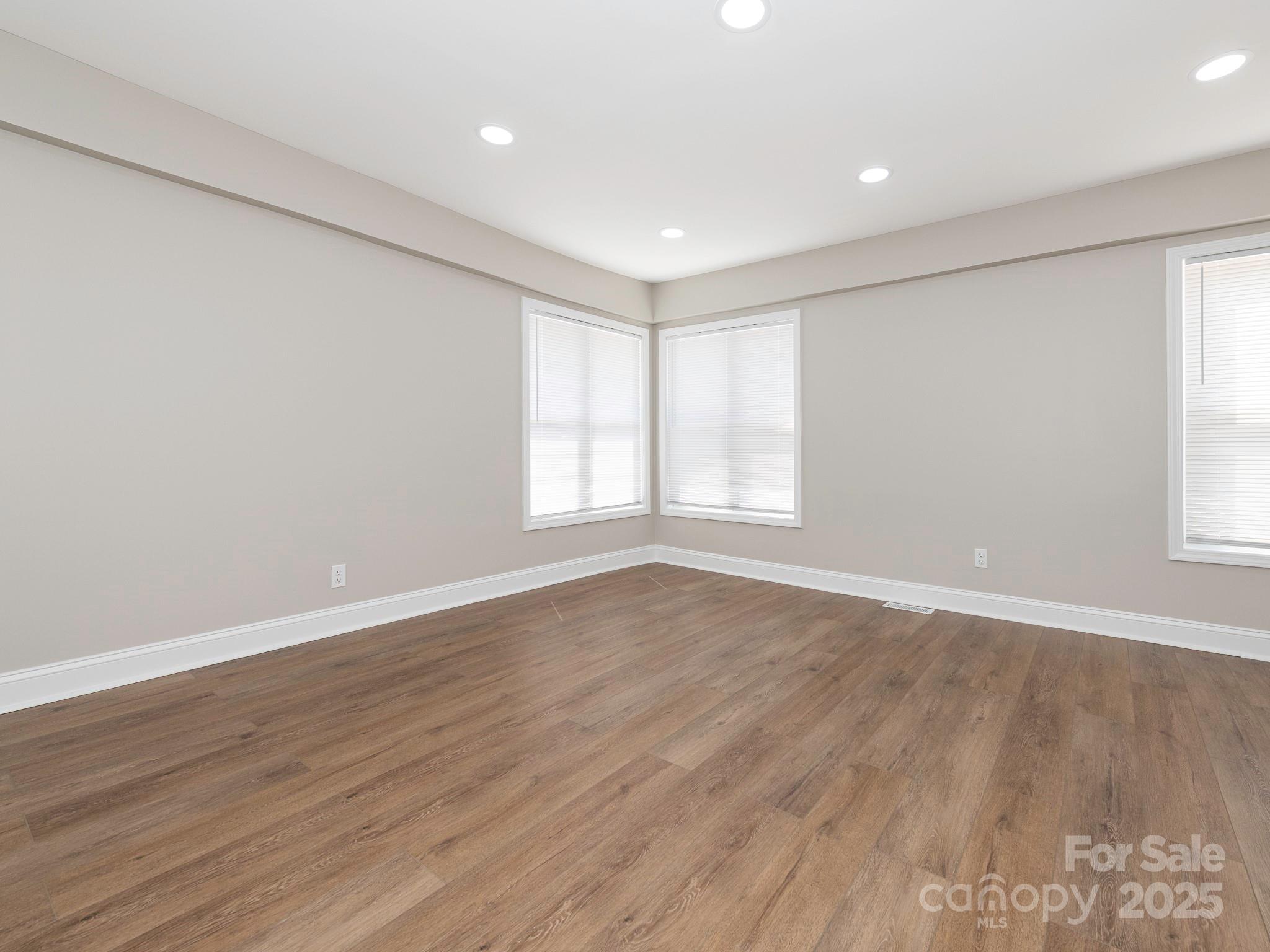 606 W Pine Street Property Photo 26