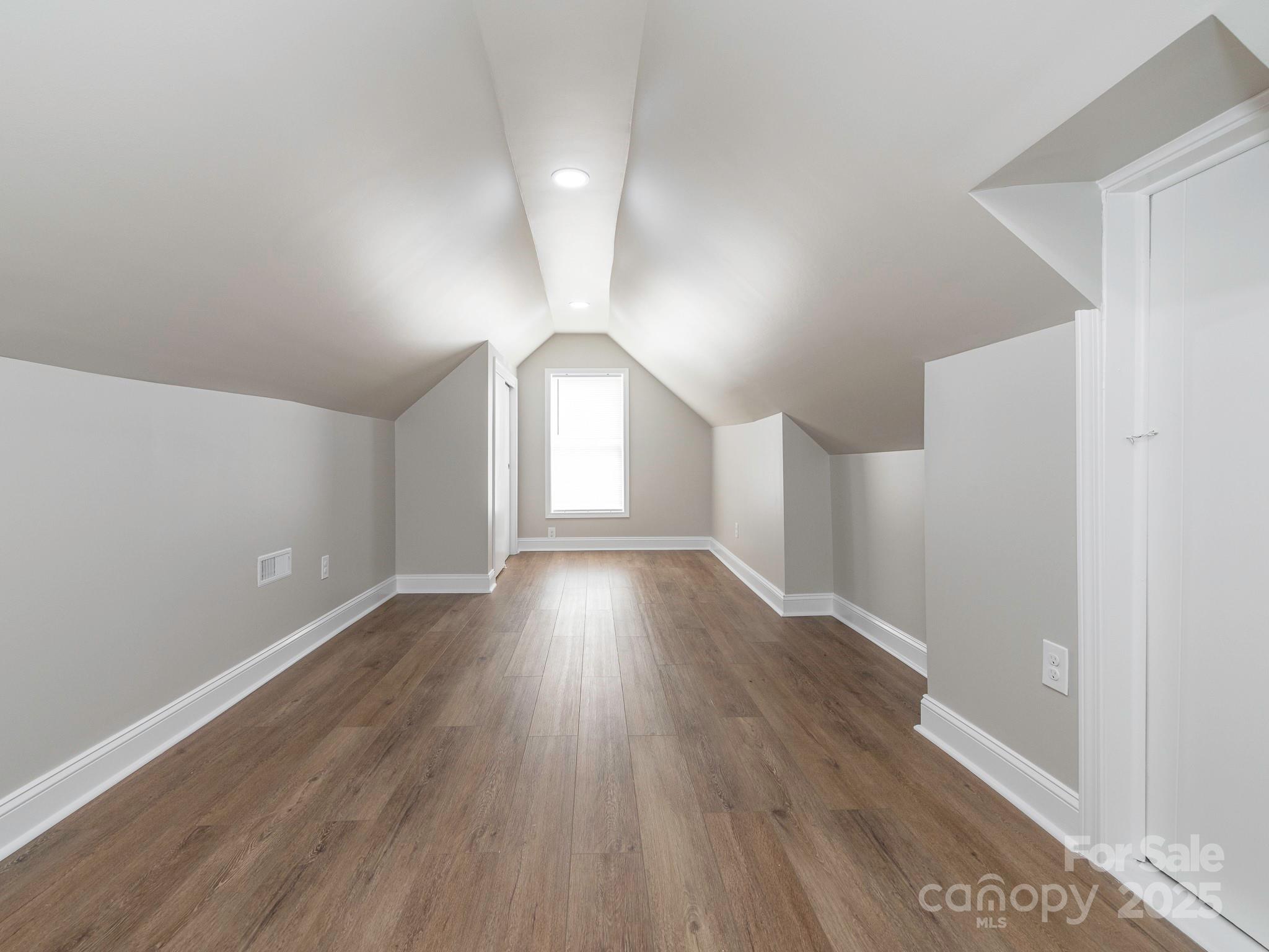 606 W Pine Street Property Photo 33