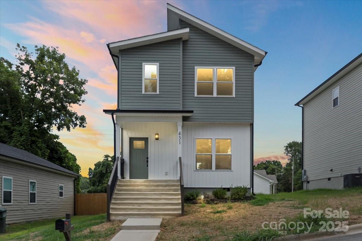 431 W Norment Avenue Property Photo 1