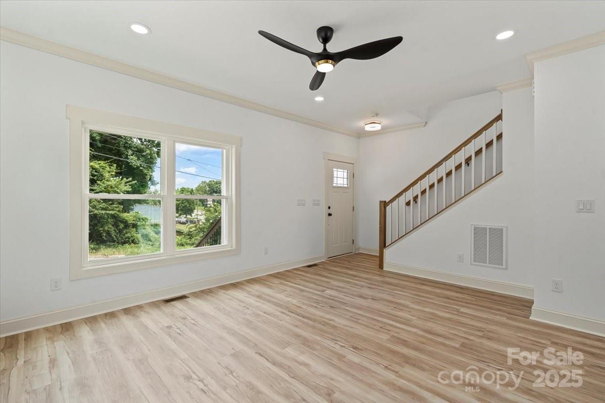 431 W Norment Avenue Property Photo 6