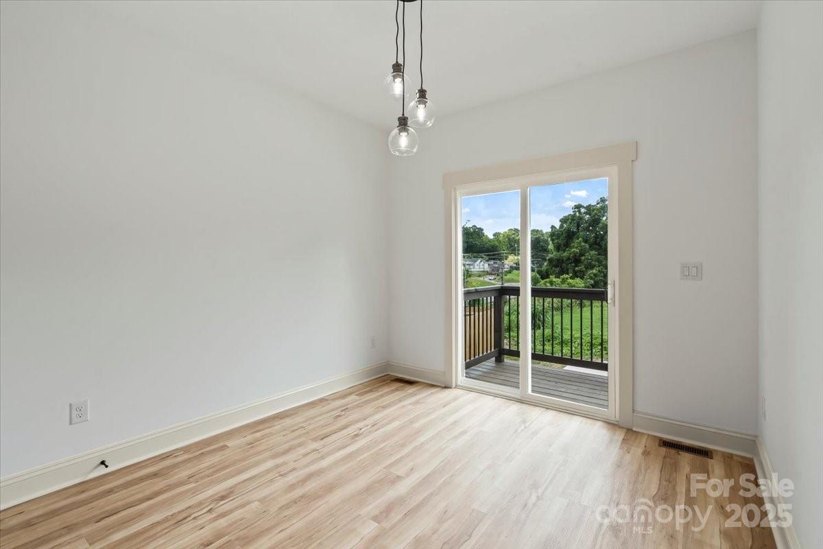 431 W Norment Avenue Property Photo 8