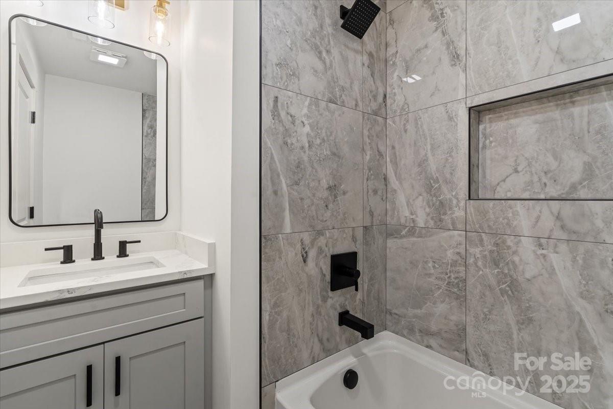 431 W Norment Avenue Property Photo 15