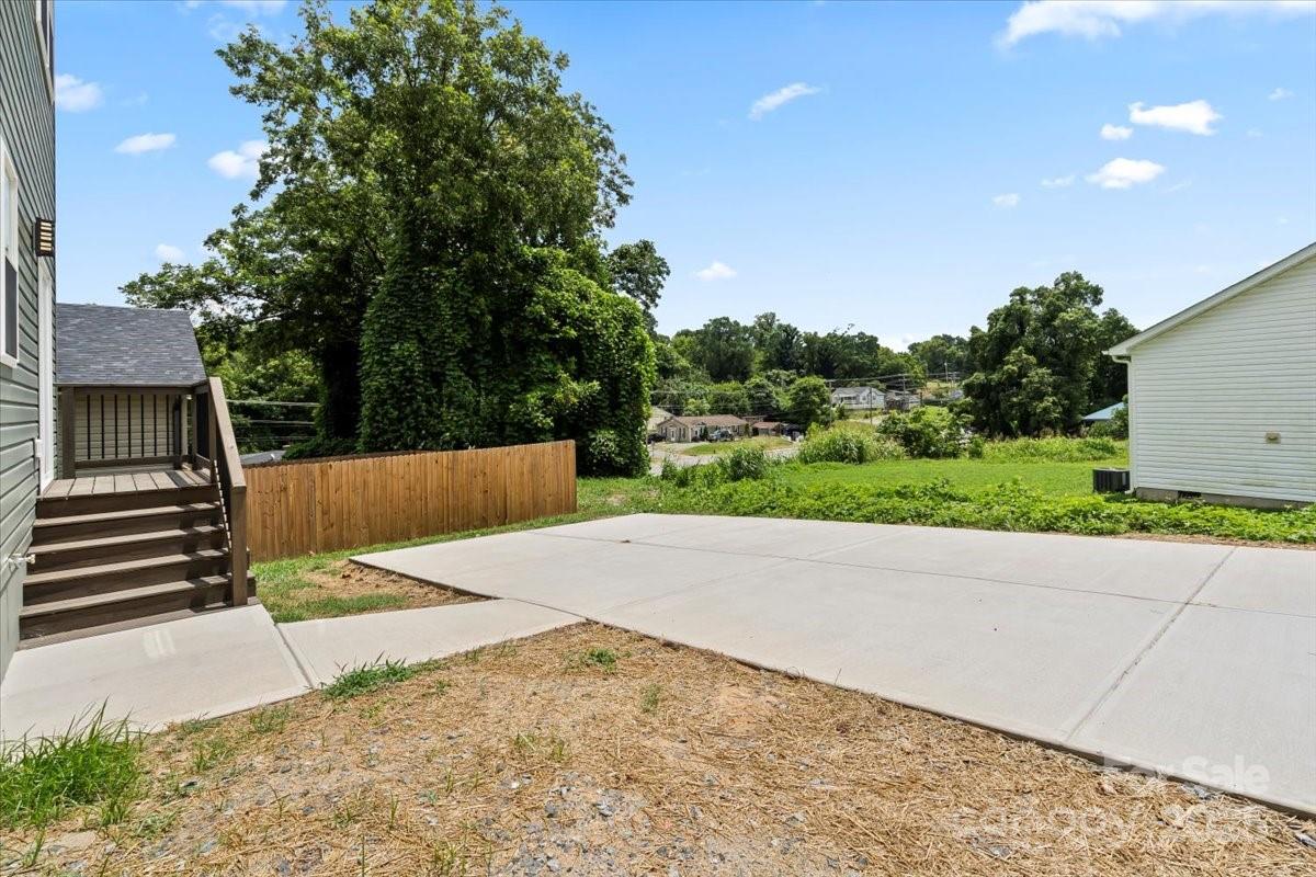 431 W Norment Avenue Property Photo 17