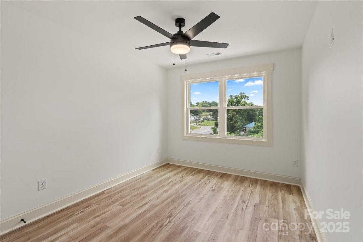 431 W Norment Avenue Property Photo 25