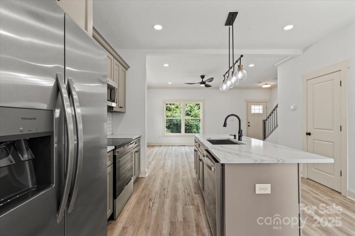 431 W Norment Avenue Property Photo 28