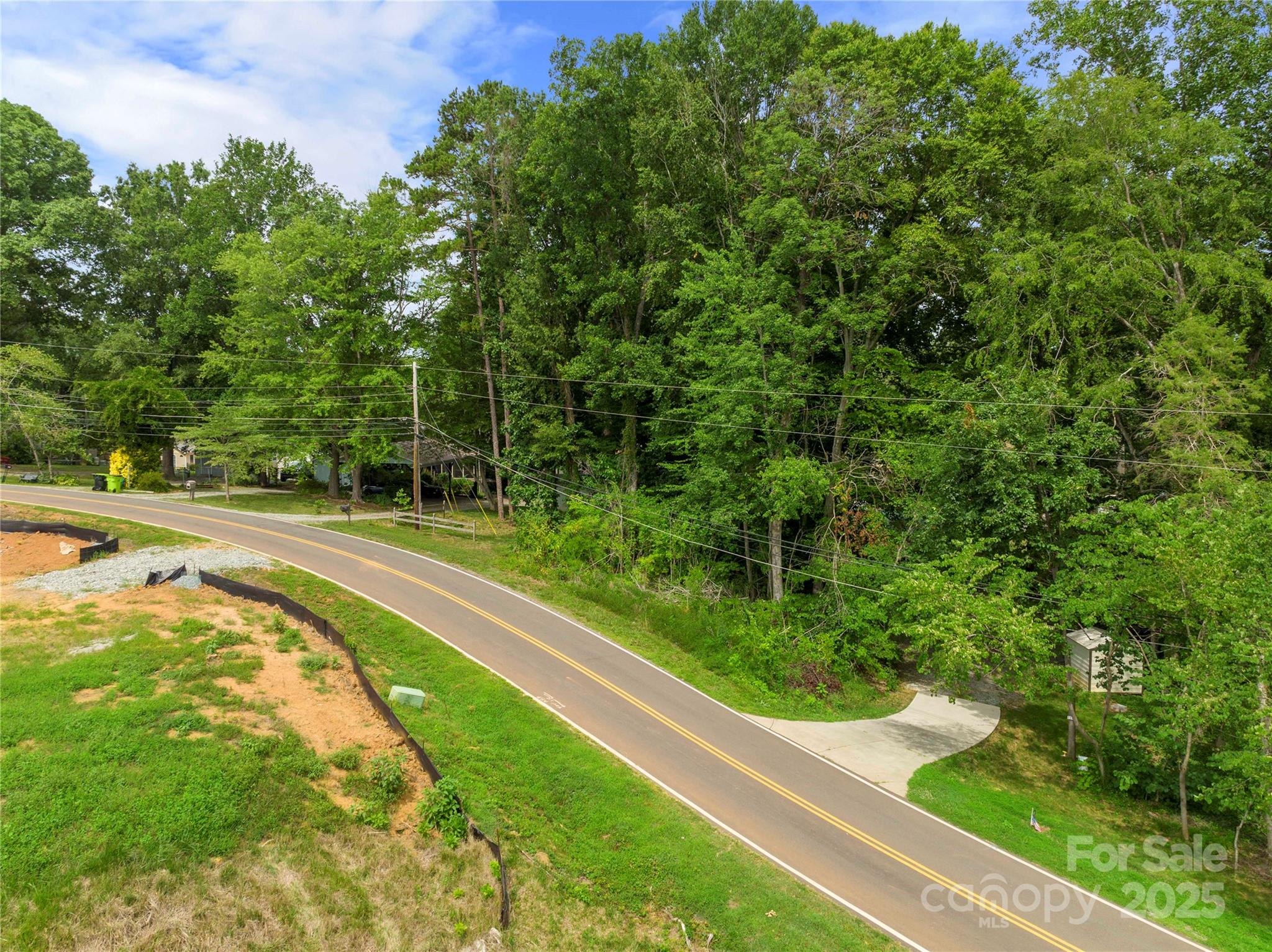 1349 Hickory Point Drive Property Photo 4