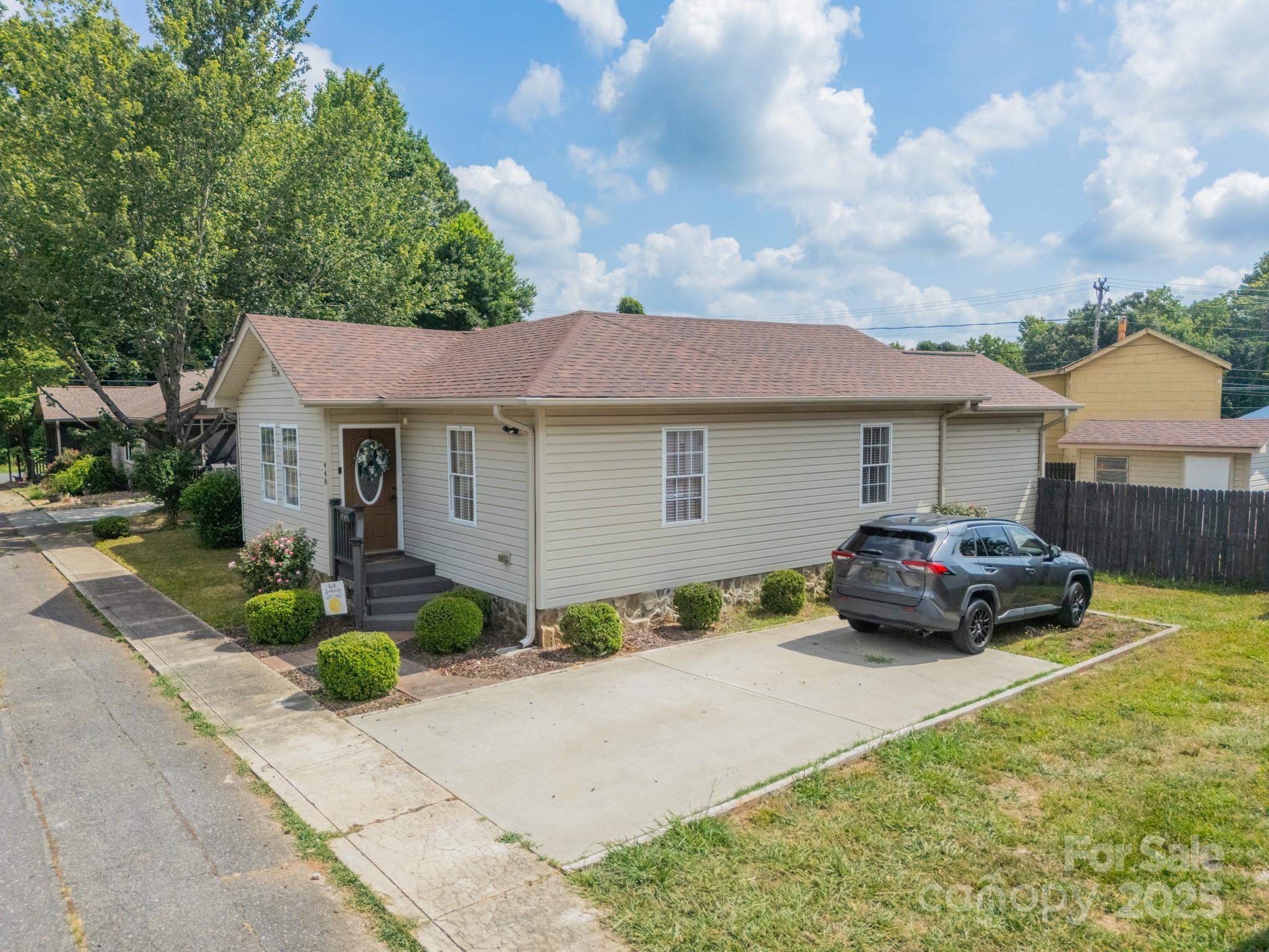 448 17th Street Property Photo 2