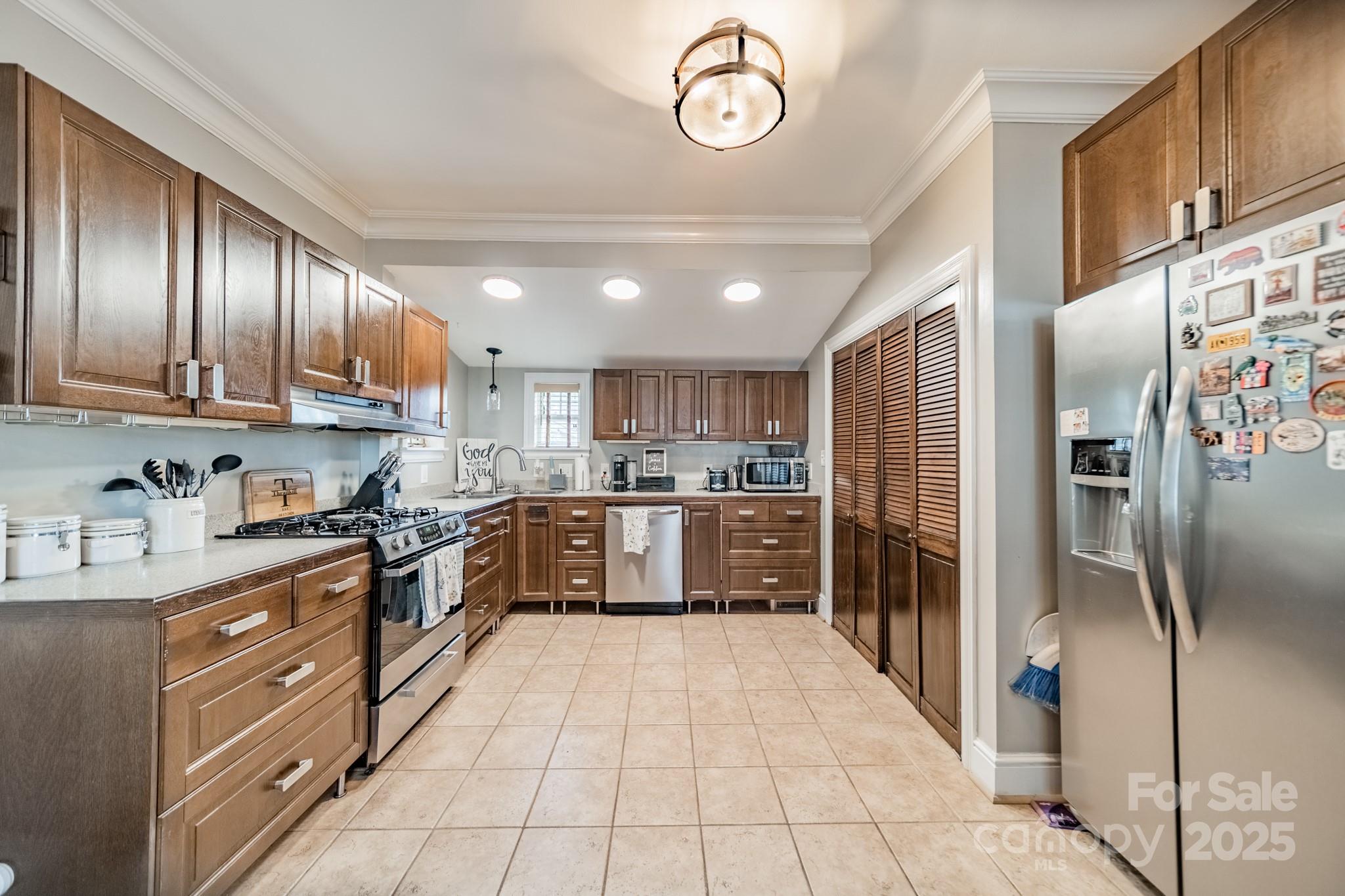 448 17th Street Property Photo 11