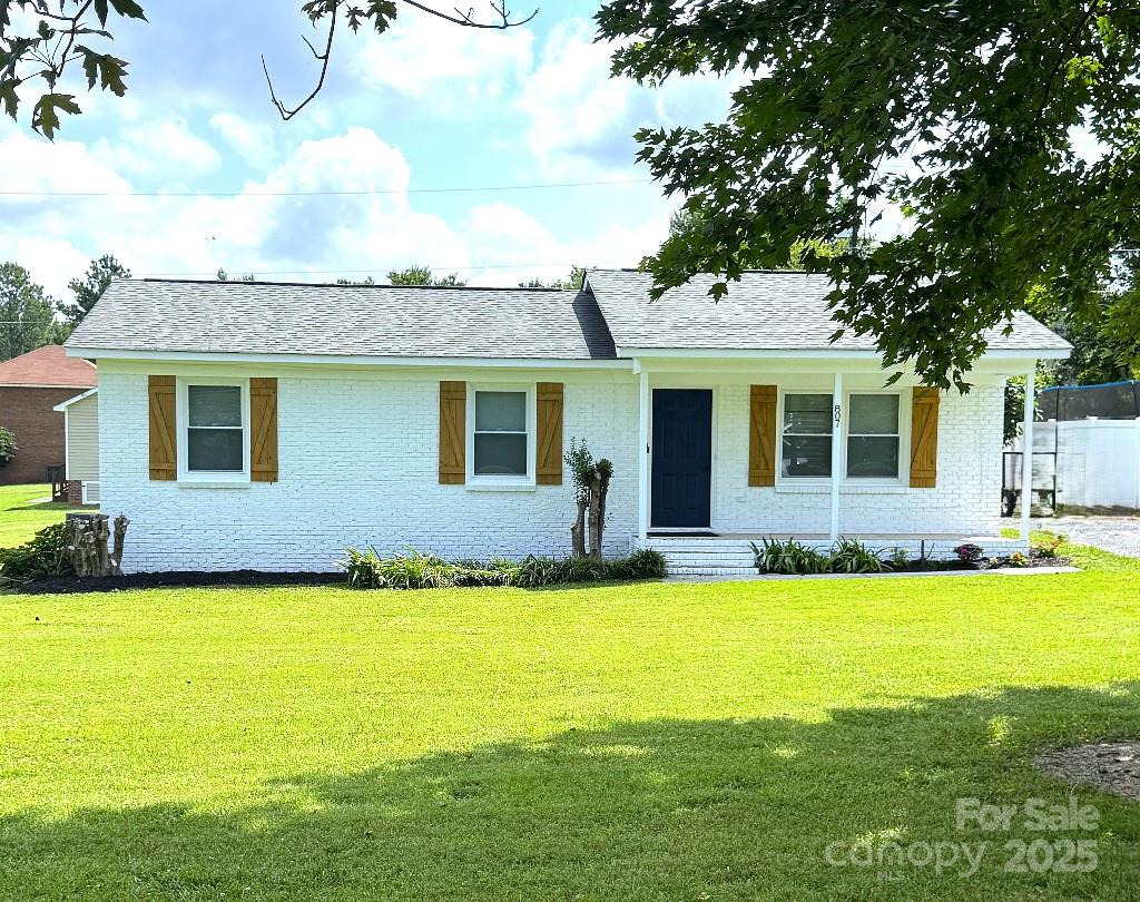 807 Edgehill Drive Property Photo 1