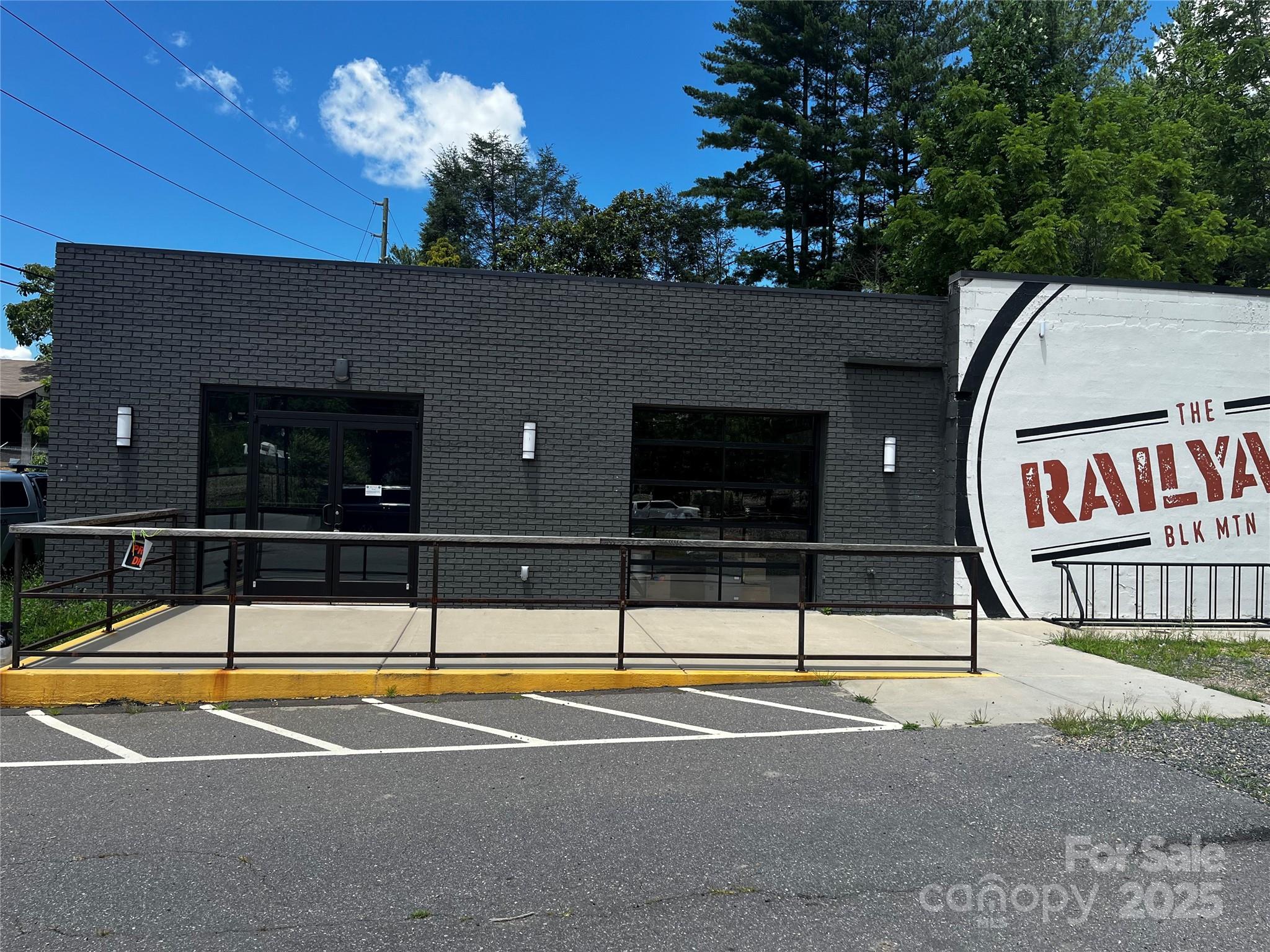141 S Ridgeway Boulevard Property Photo