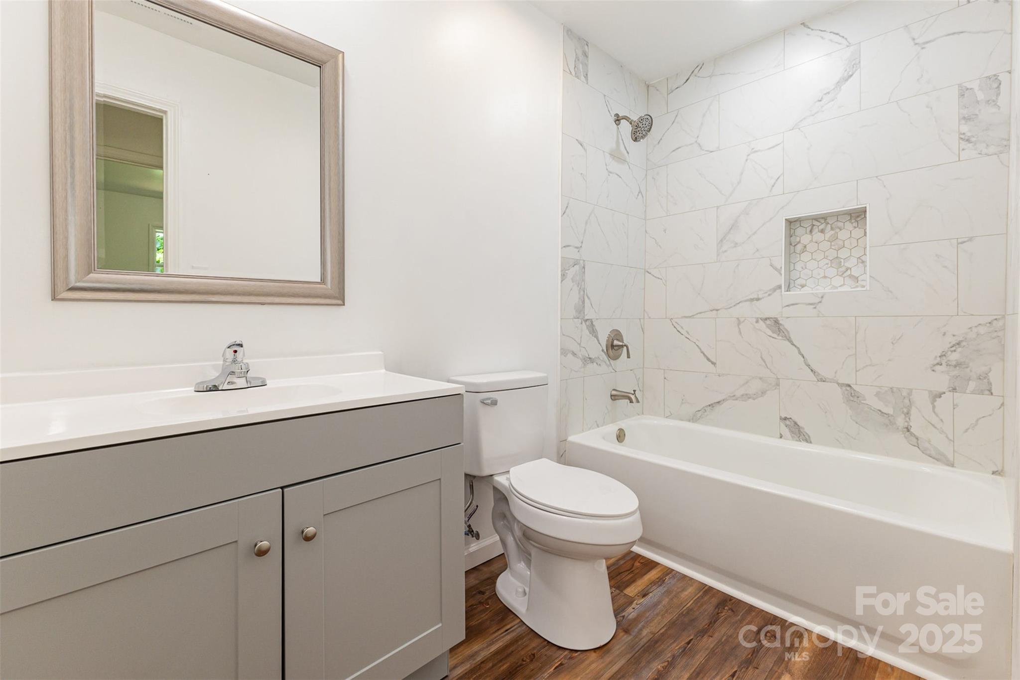244 6th Avenue Property Photo 7