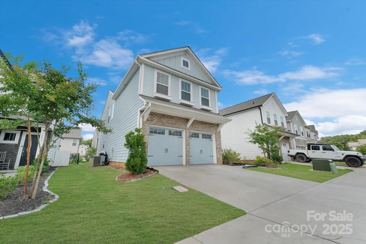 1207 Scotch Meadows Loop Property Photo 3