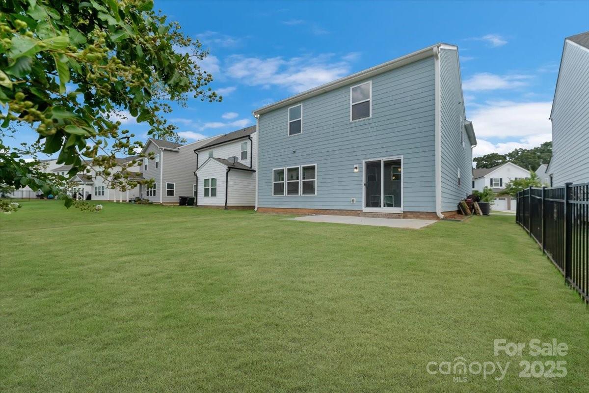 1207 Scotch Meadows Loop Property Photo 32