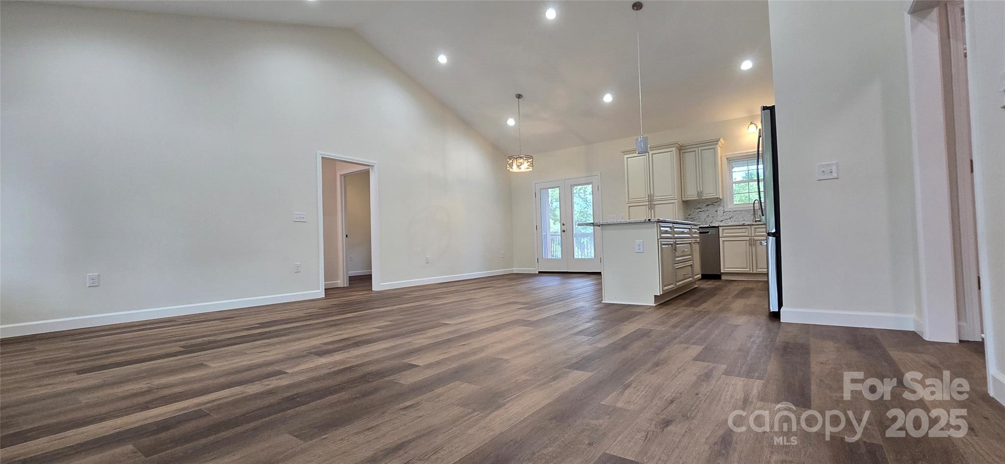 165 Twin K Drive Property Photo 4