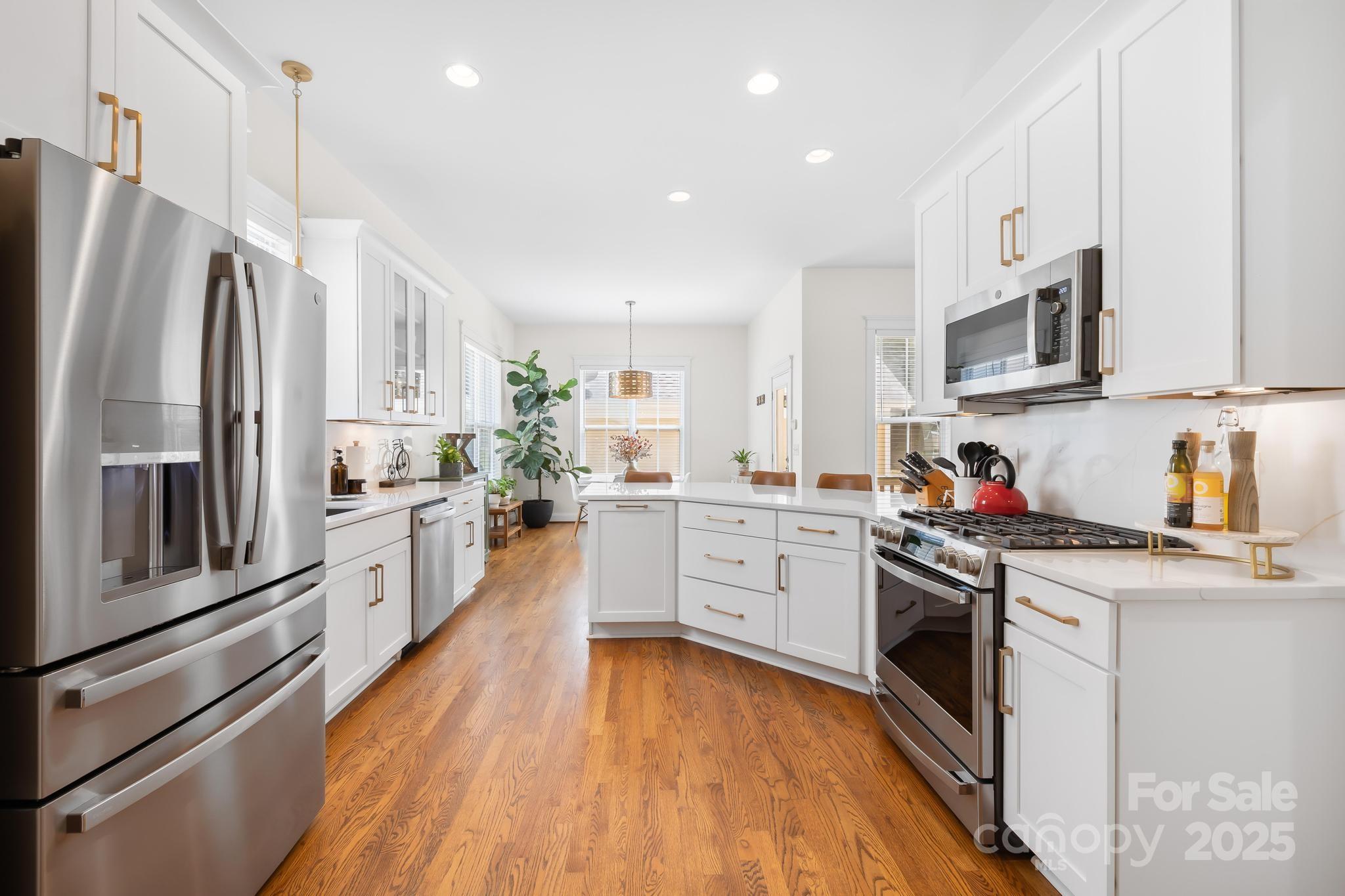 119 W Morehouse Avenue Property Photo 10