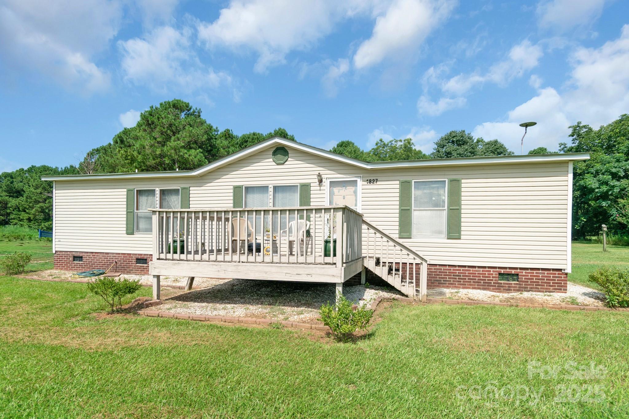 1827 Brown Road Property Photo 2