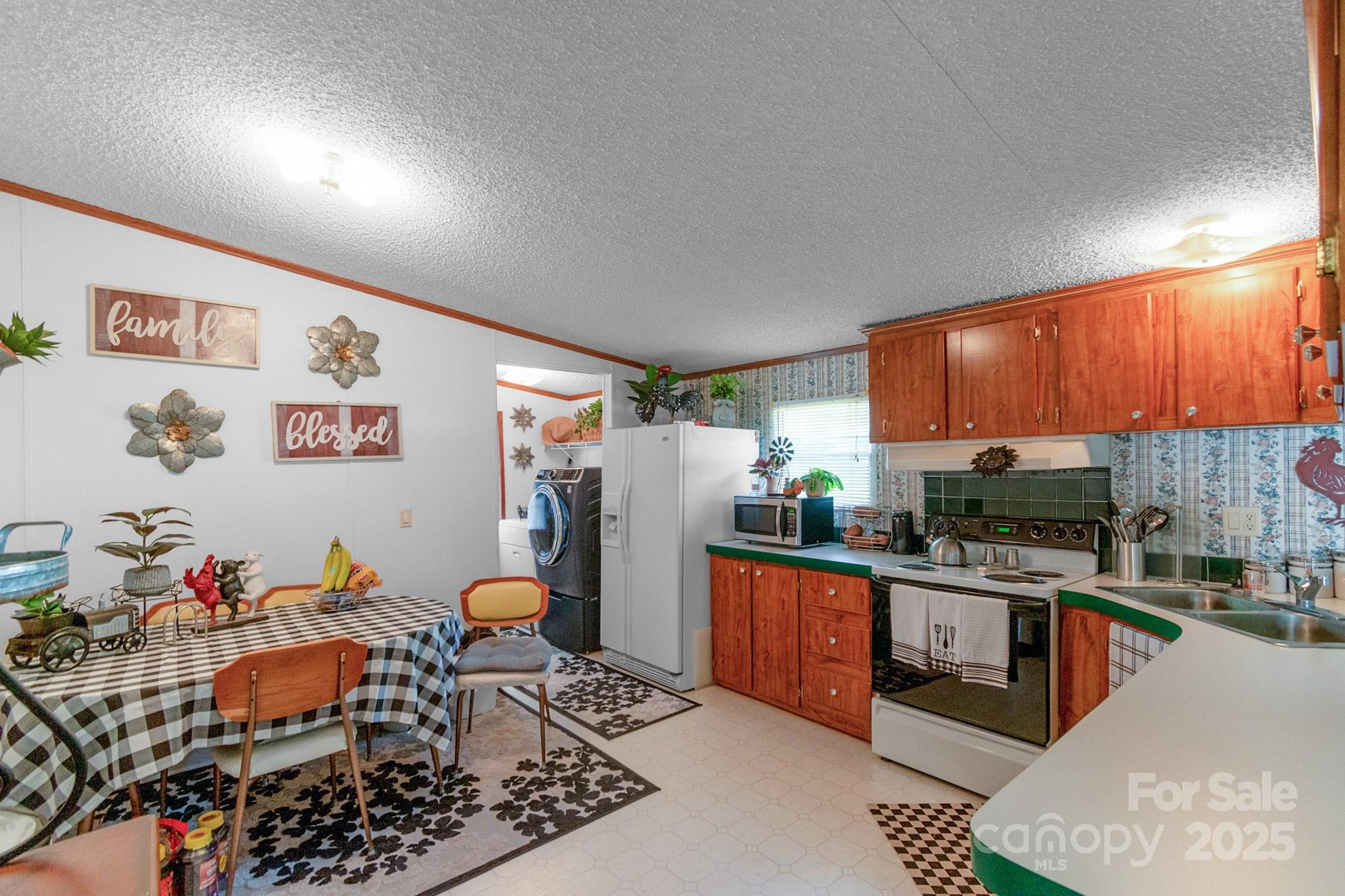 1827 Brown Road Property Photo 4